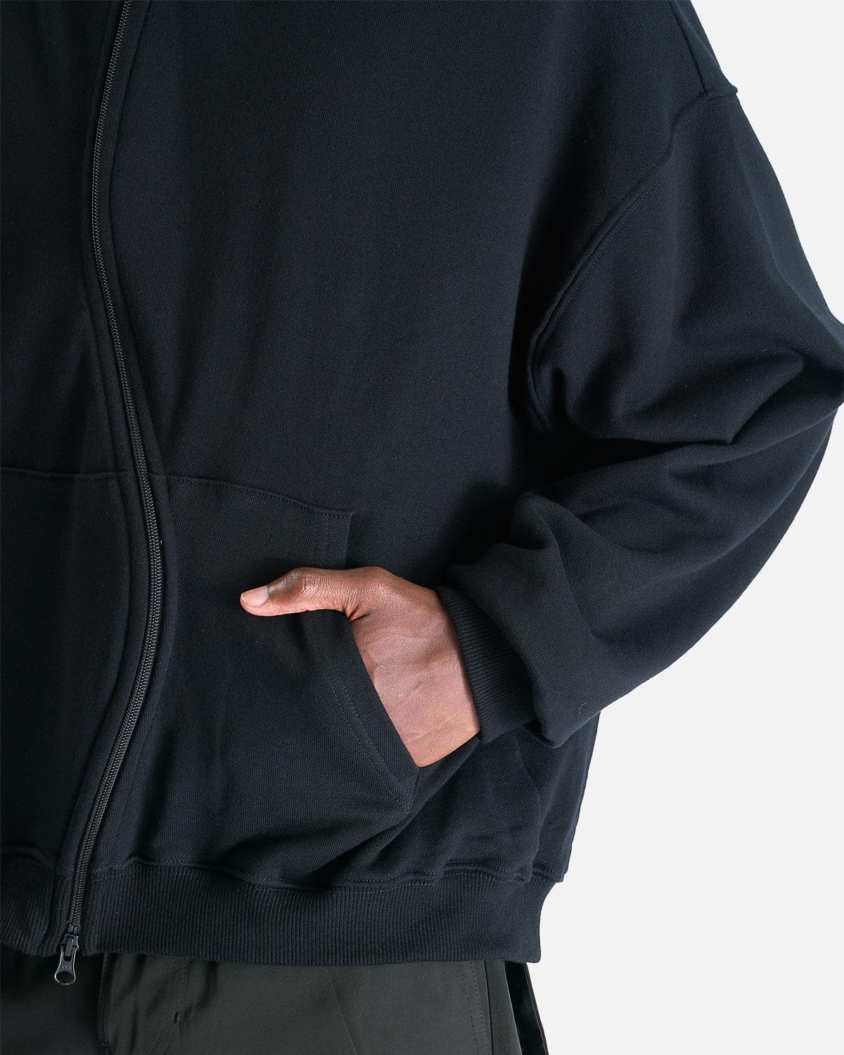 FFFPOSTALSERVICE Men's Jackets Curved Zip-Up Round Hem Hoodie in Black