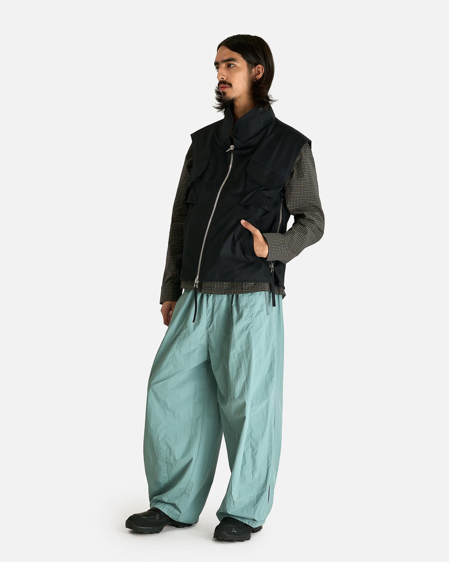 FFFPOSTALSERVICE Men's Jackets Darted Kalf Vest in Black