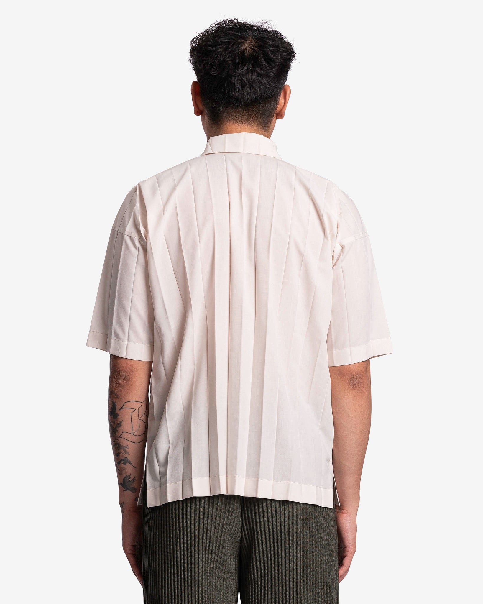 Homme Plissé Issey Miyake Men's Shirts Edge Short Sleeve Shirt in Ivory