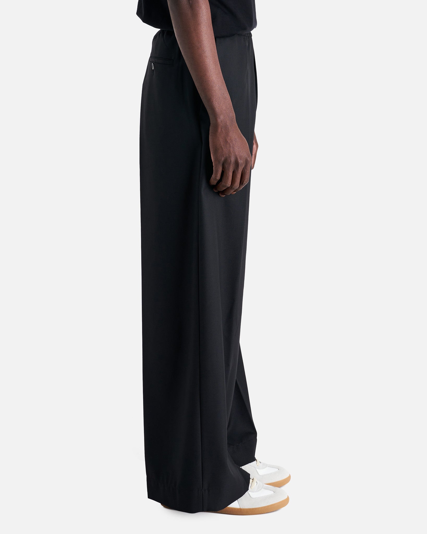 Elastic Waistband Trousers in Black – SVRN
