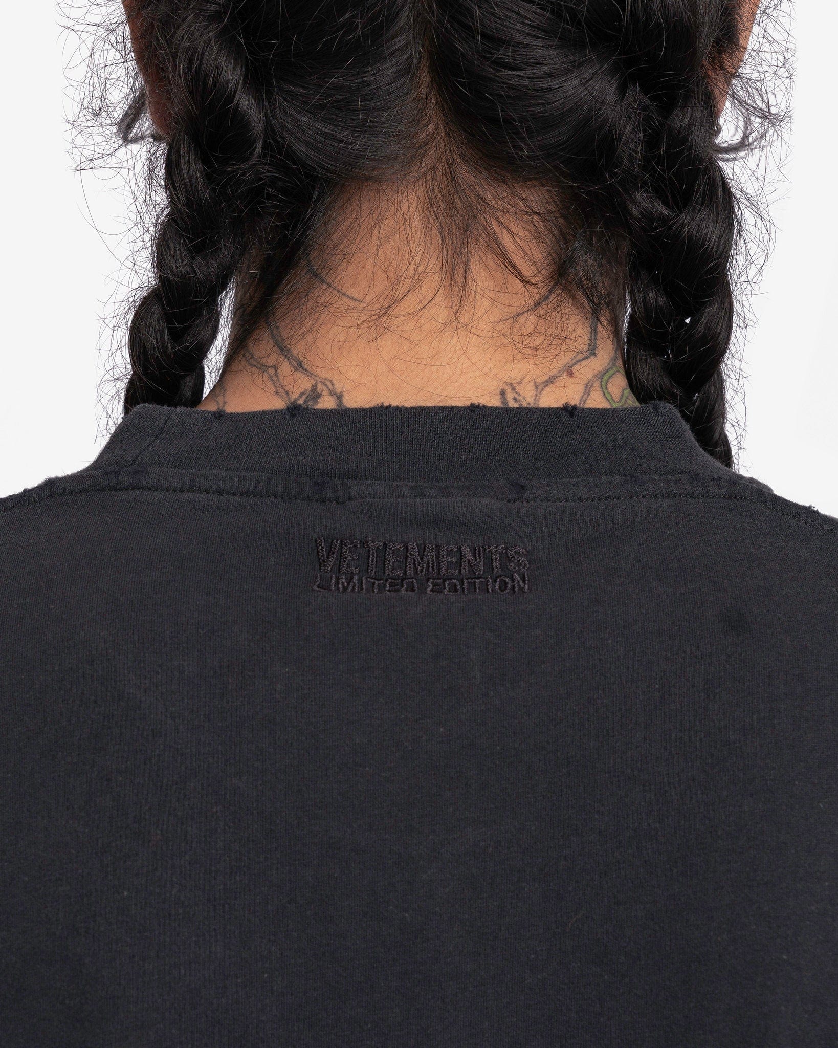 VETEMENTS Men's T-Shirts Embroidered Afterlife T-Shirt in Black