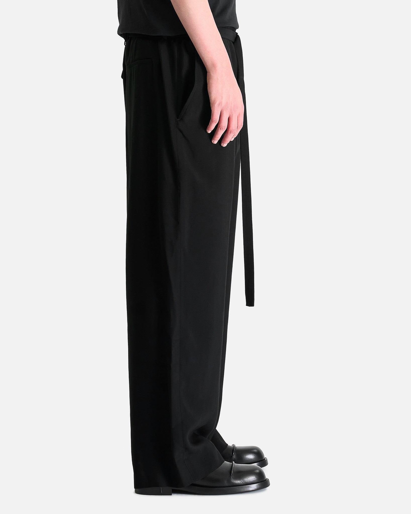 Finn High Comfort Trousers in Black – SVRN