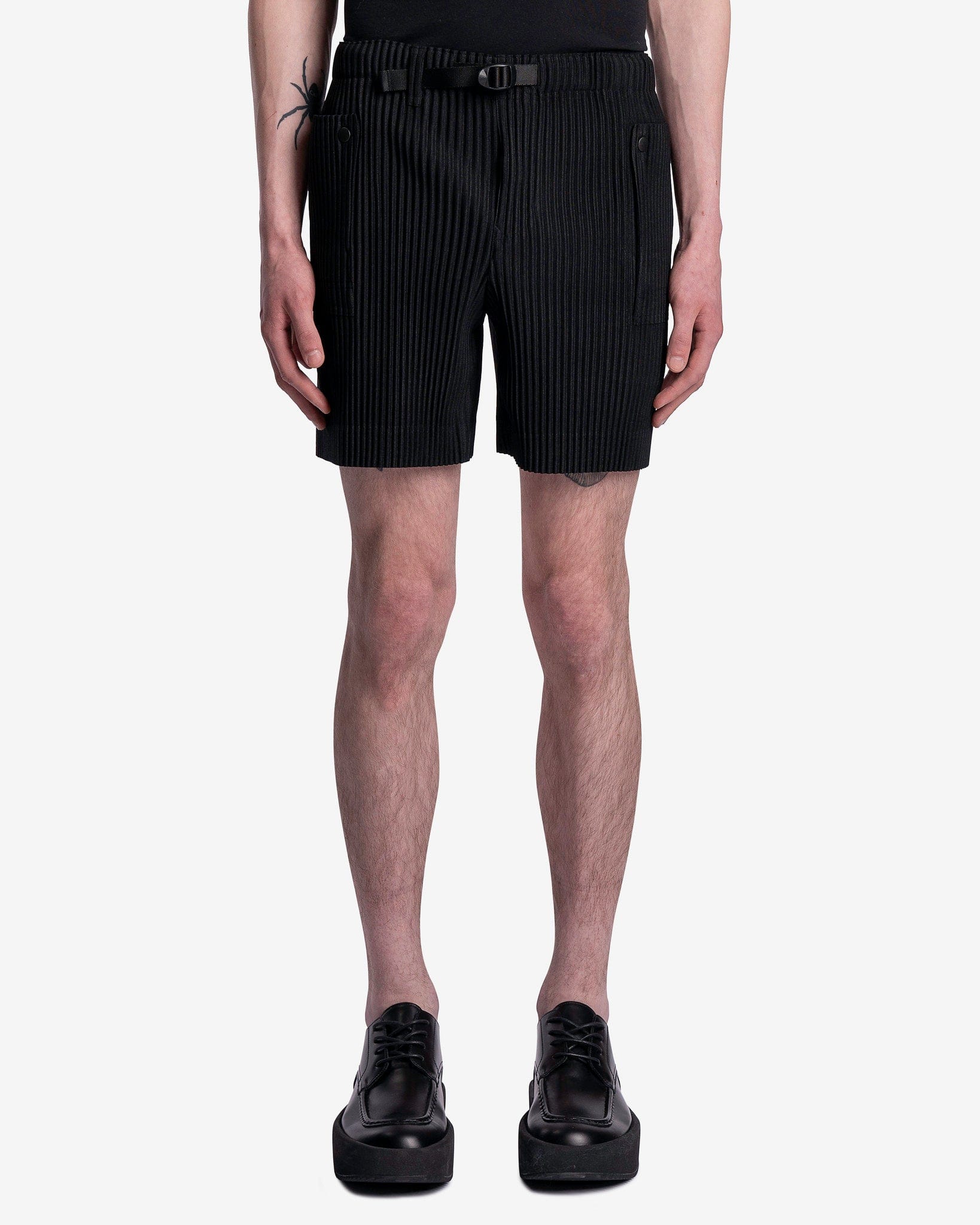 Homme Plissé Issey Miyake Men's Shorts Flip Shorts in Black