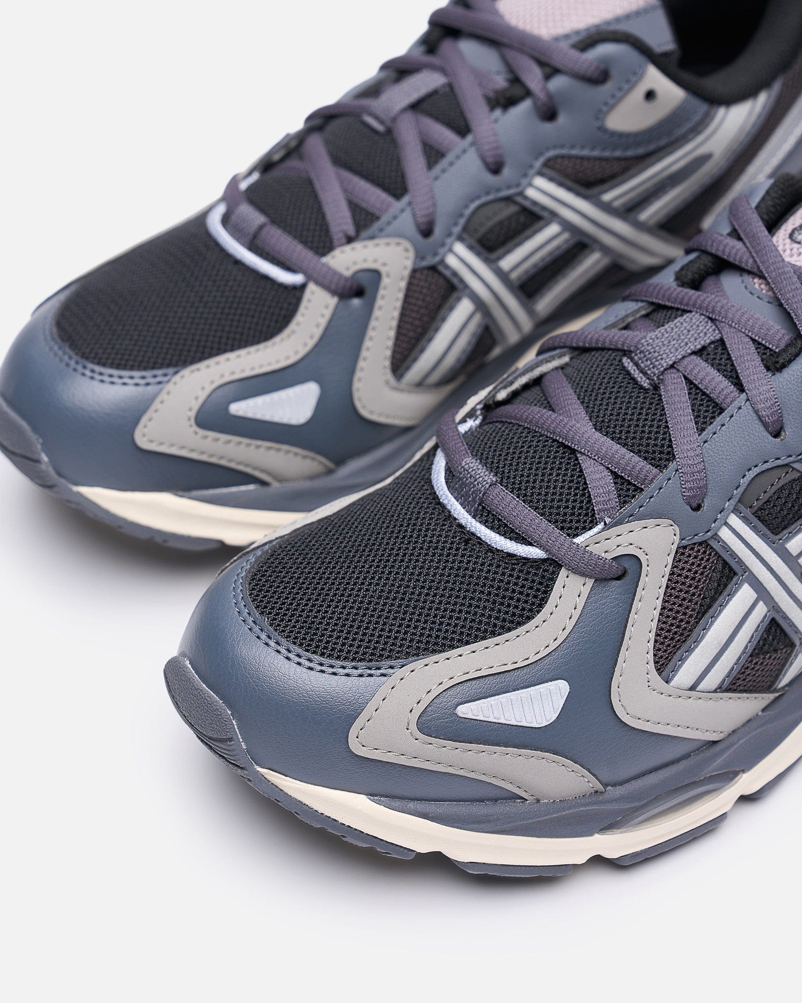 Asics Men's Sneakers Gel-K1011 in Black/Carrier Grey