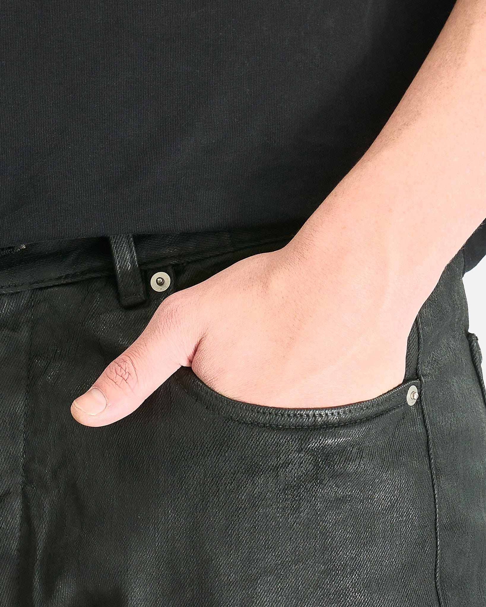 Geth Jeans in Black Wax – SVRN
