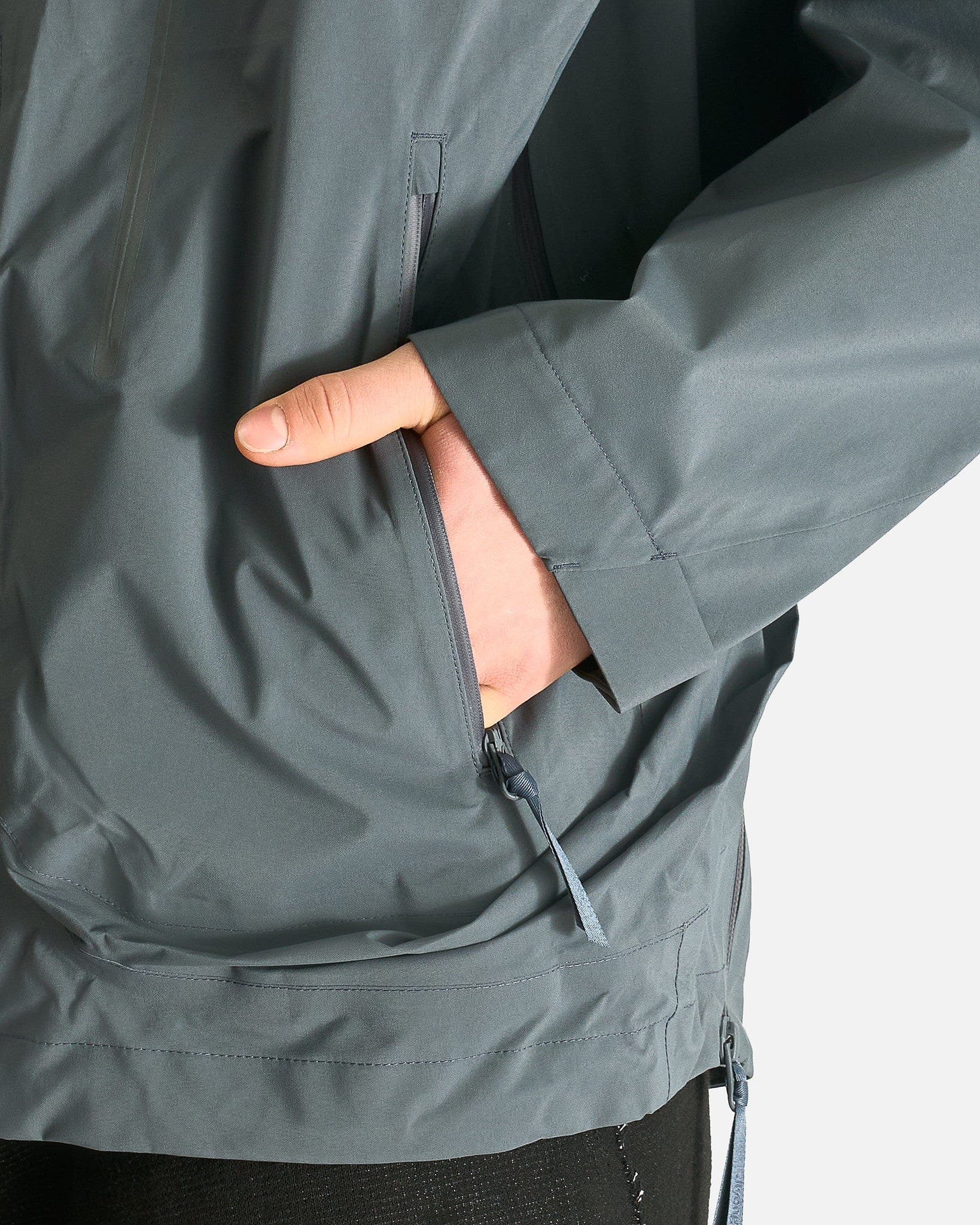 JiyongKim Men's Jackets GORE-TEX Draped Windbreaker in Grey