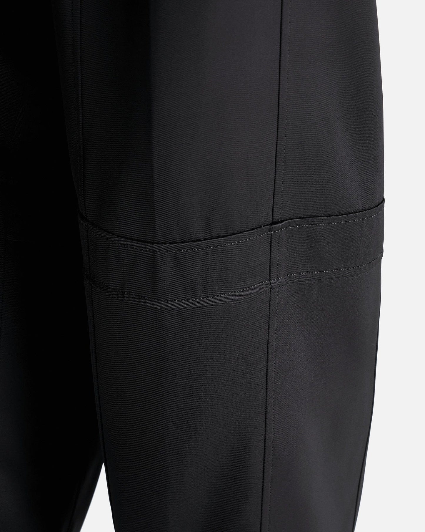 Jil Sander Men's Pants Heavy Viscose Silk Twill Relaxed Fit Trousers in Black