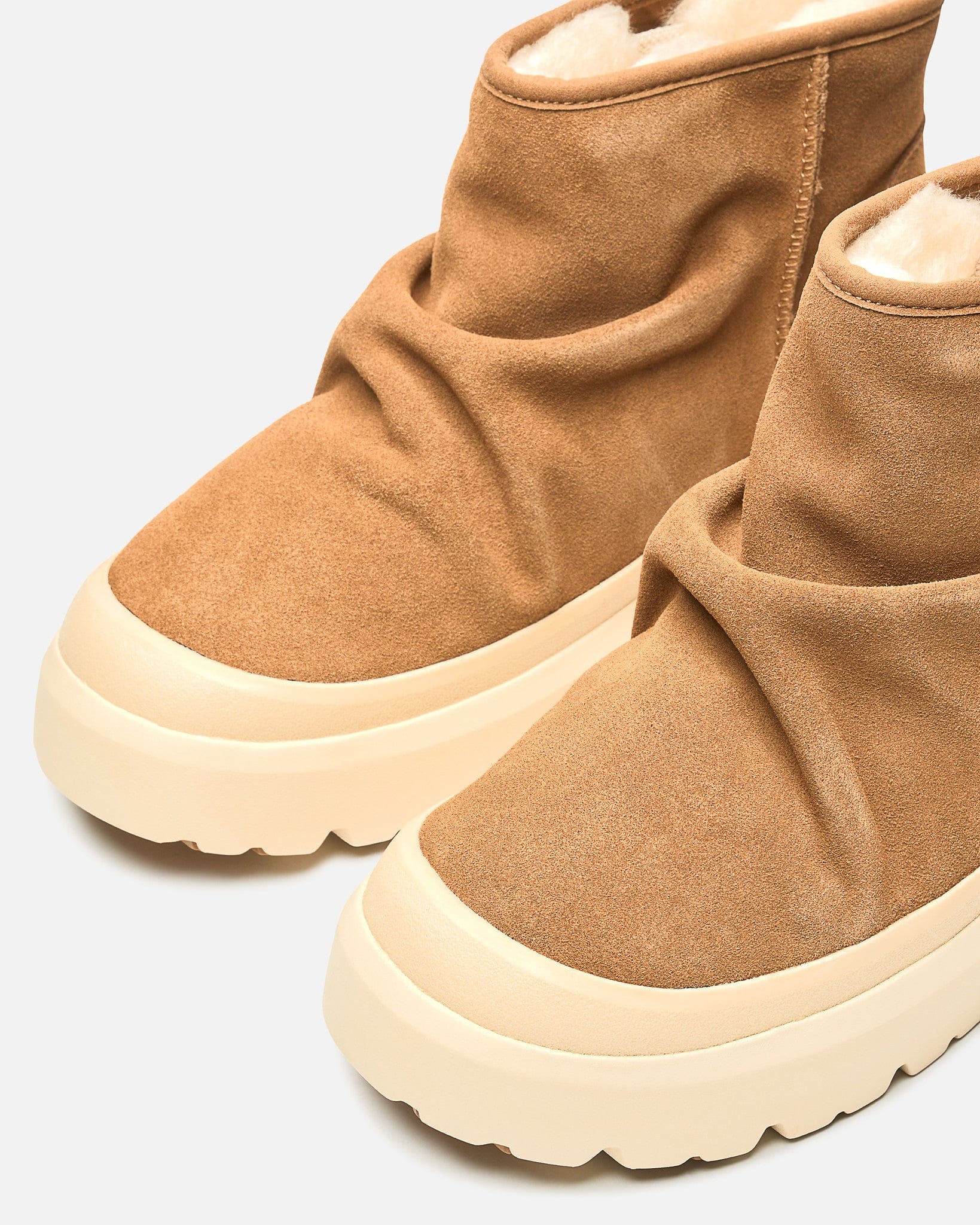 UGG Men's Shoes Heritage Utility Mini Boot in Chestnut