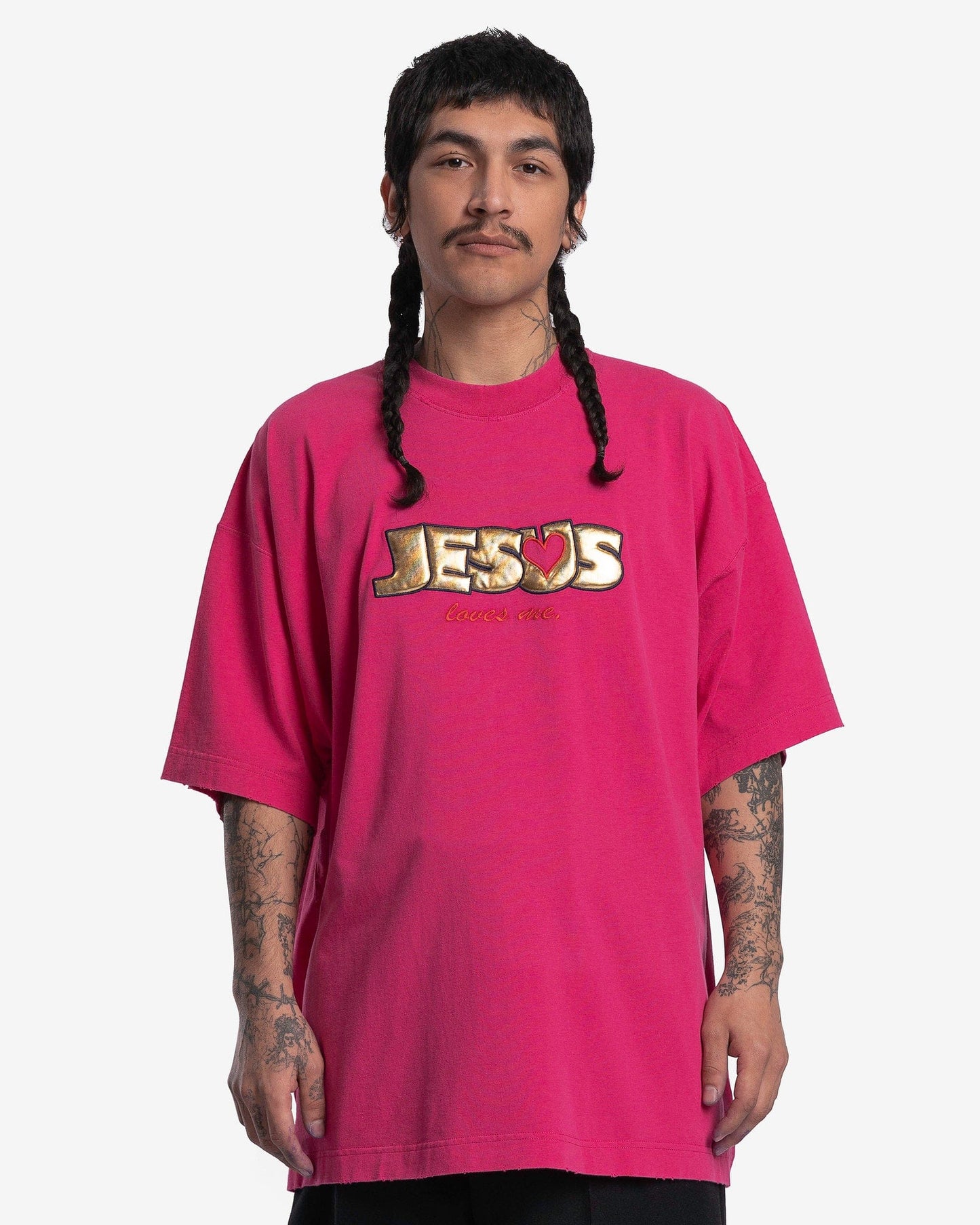VETEMENTS Men's T-Shirts Jesus Loves You T-Shirt in Faded Hot Pink