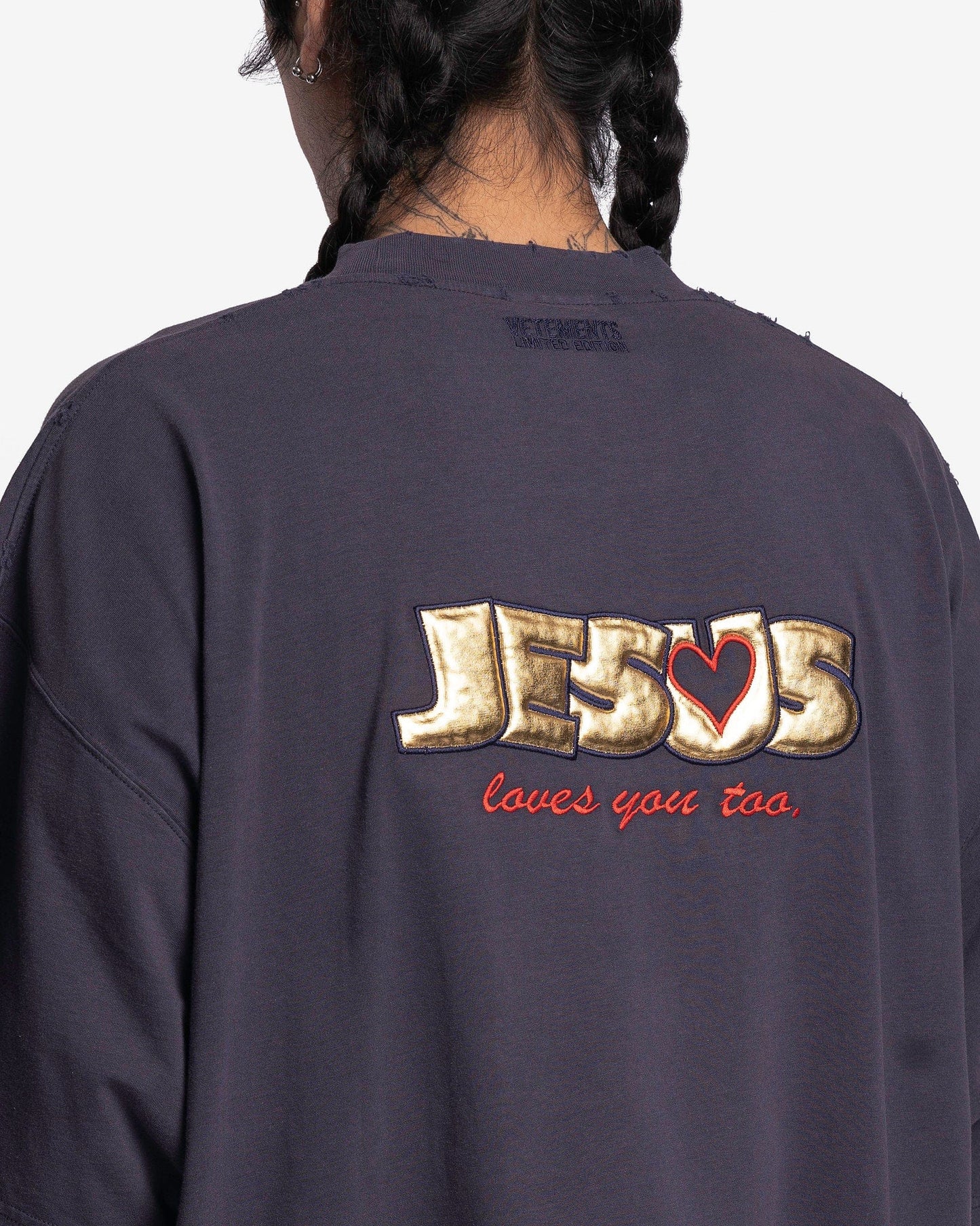 VETEMENTS Men's T-Shirts Jesus Loves You T-Shirt in Faded Navy