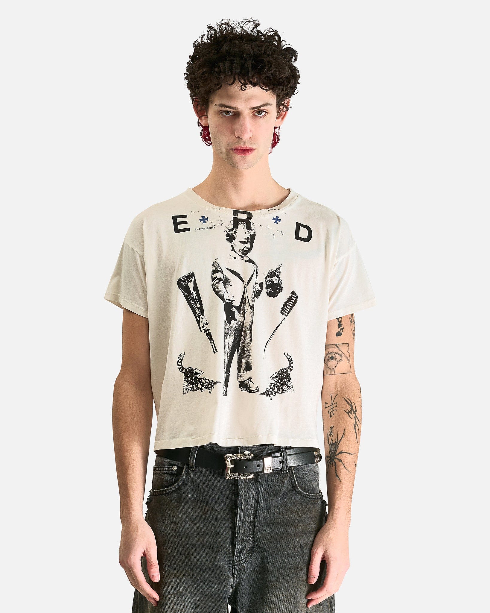 Katholisches Toothbrush T-Shirt in Faded White – SVRN