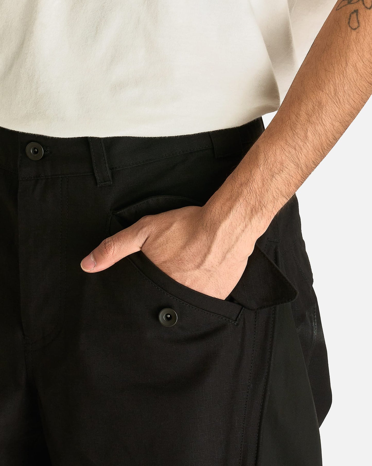 FFFPOSTALSERVICE Men's Pants Kinarak Wired Trouser in Black