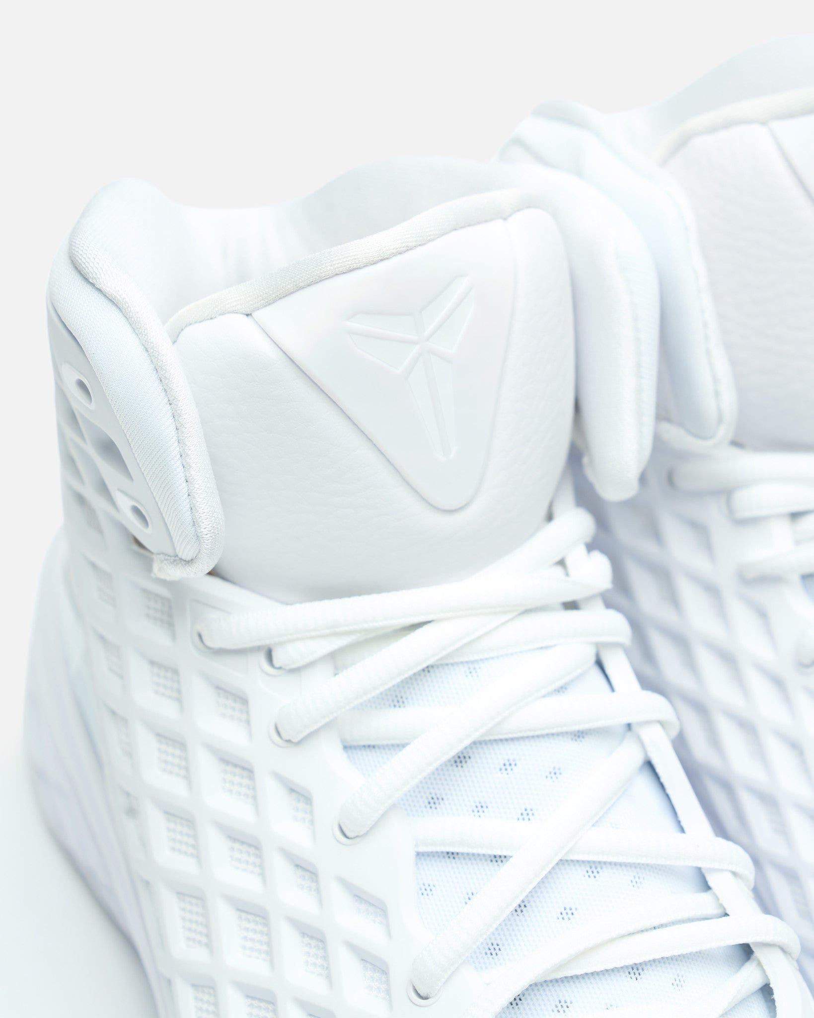 Nike Men's Sneakers Kobe III Protro 'Halo'