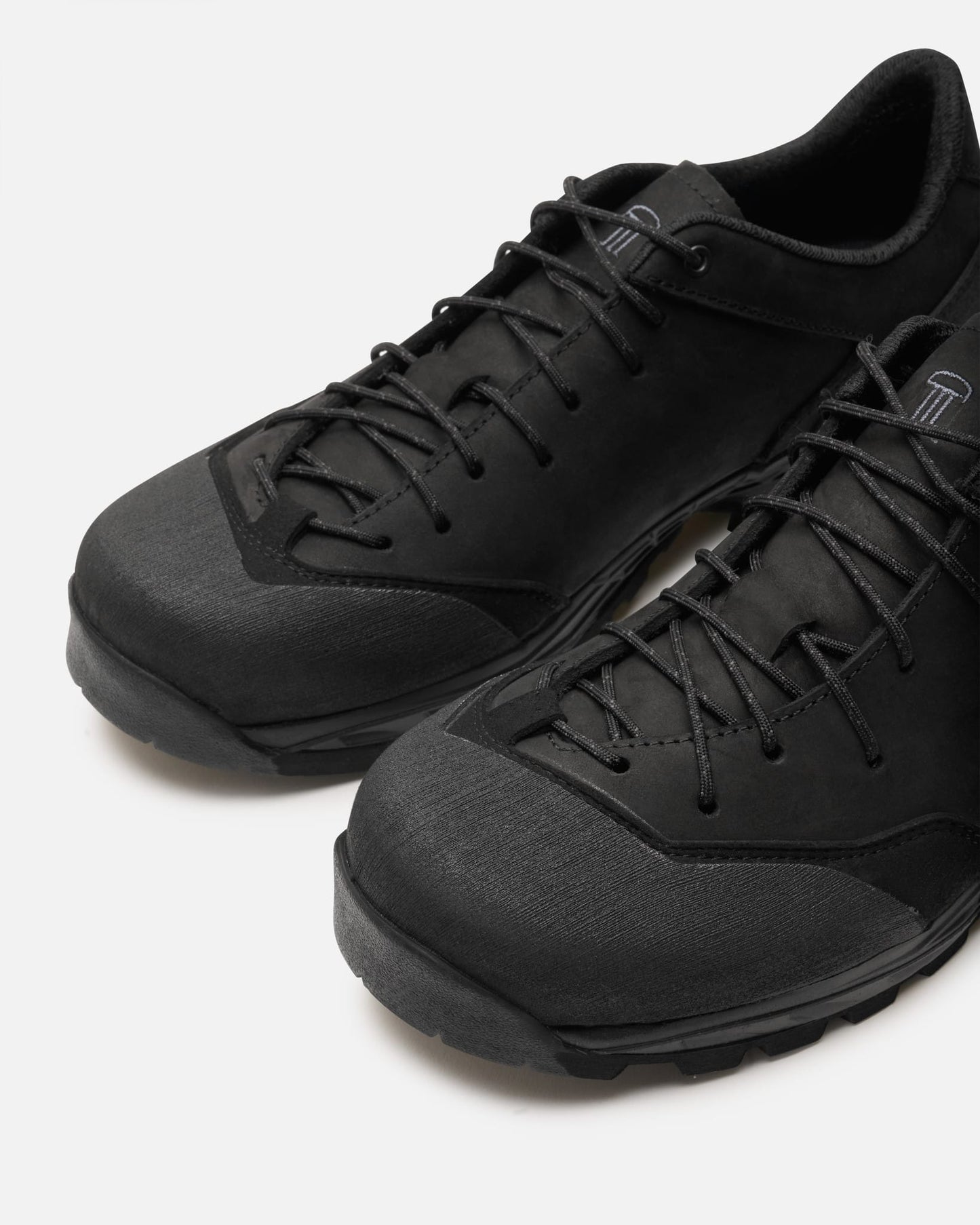 DEMON Men's Shoes Kresta in Black