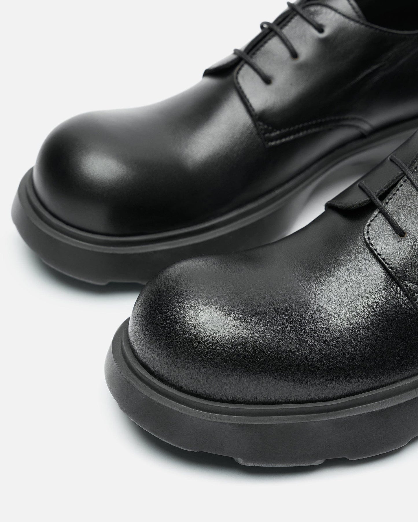 Acne Studios Men's Shoes Leather Lace-Up Shoes in Black