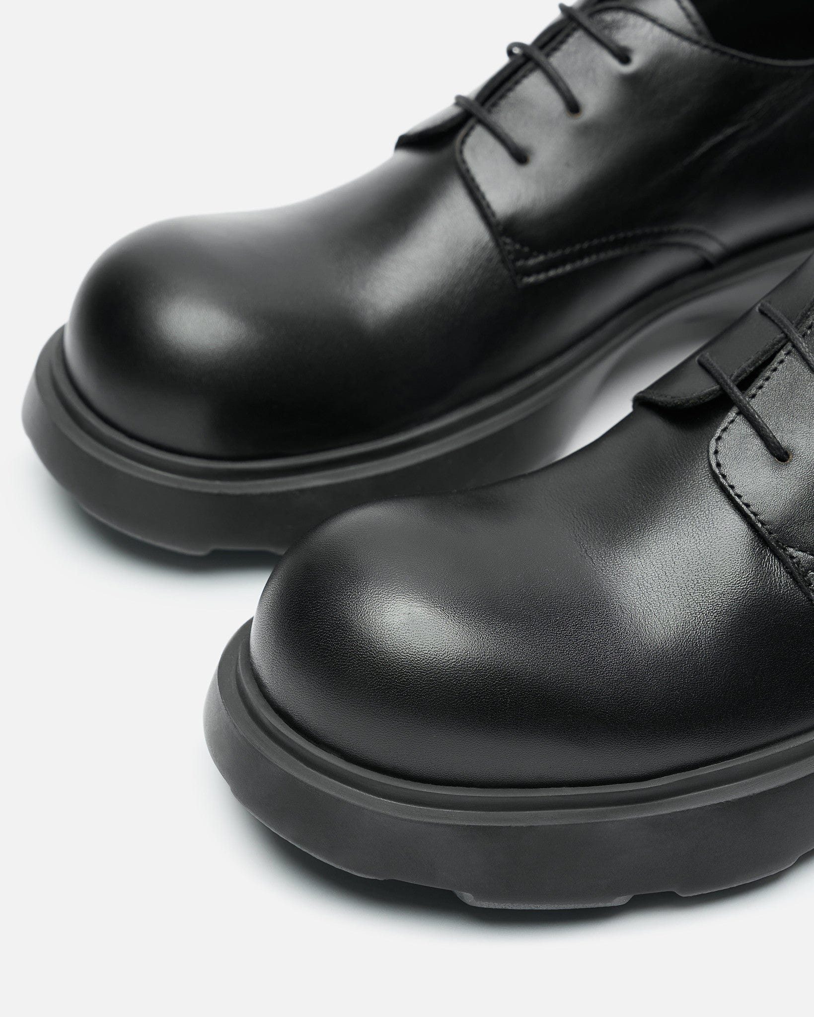 Acne Studios Men's Shoes Leather Lace-Up Shoes in Black