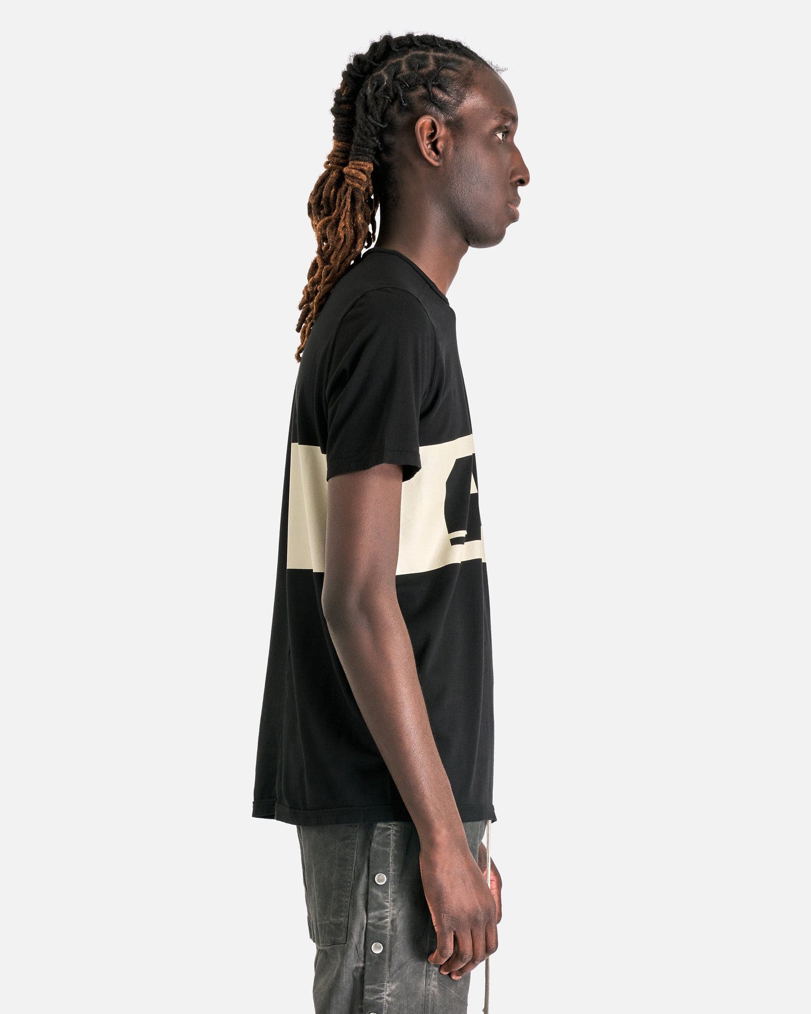 Level T in Black/Pearl – SVRN