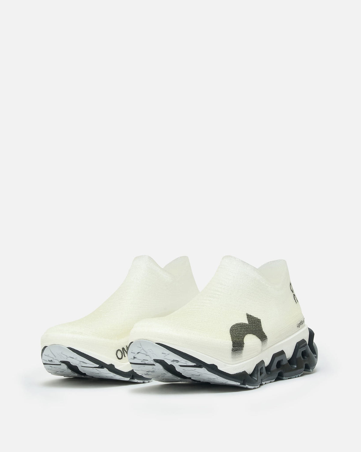 On Men's Sneakers LightSpray Cloudmonster 3 Hyper in Black/Apollo
