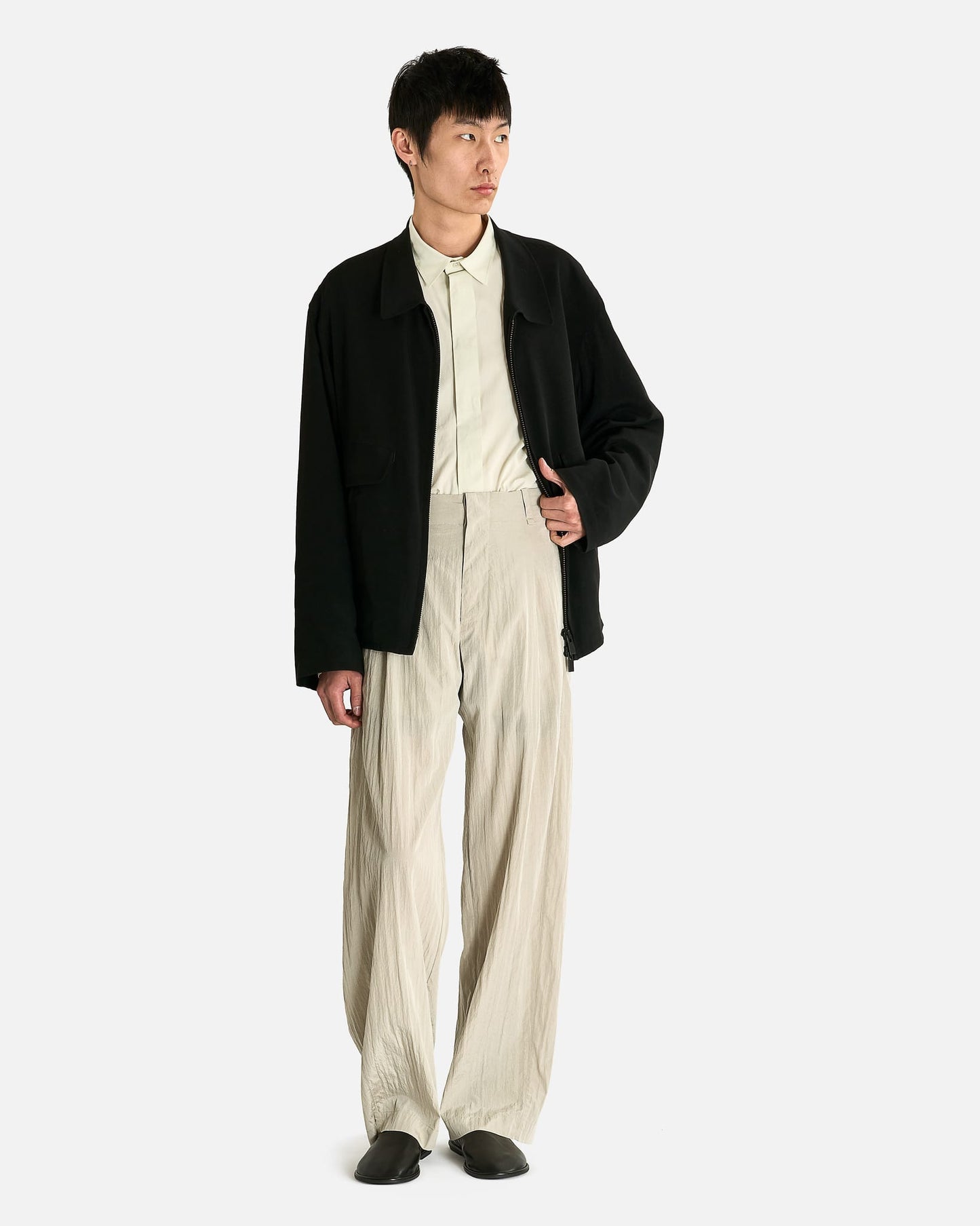The Row Men's Pants Malaya Pant in Smoke Grey