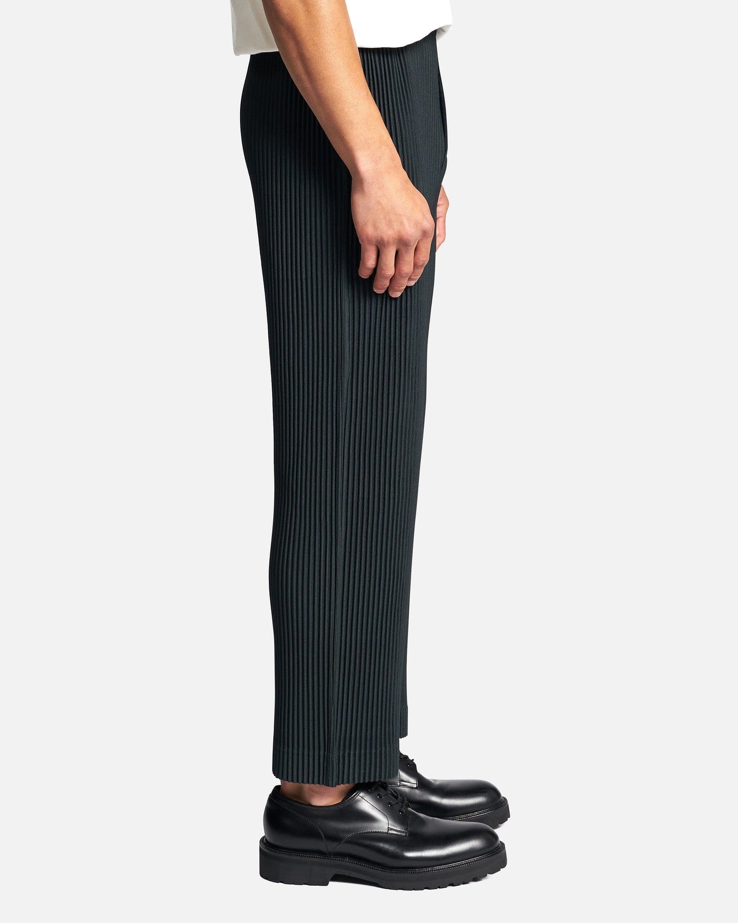 Homme Plissé Issey Miyake Men's Pants MC August Pleated Trousers in Dark Green