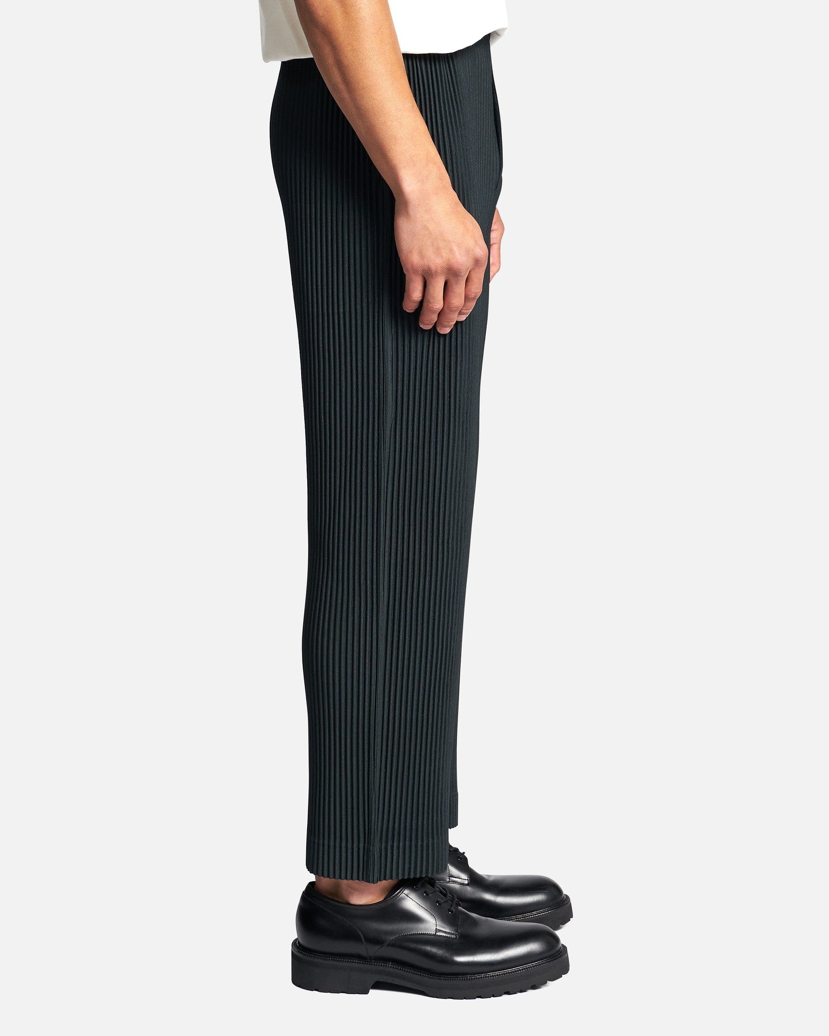 Homme Plissé Issey Miyake Men's Pants MC August Pleated Trousers in Dark Green