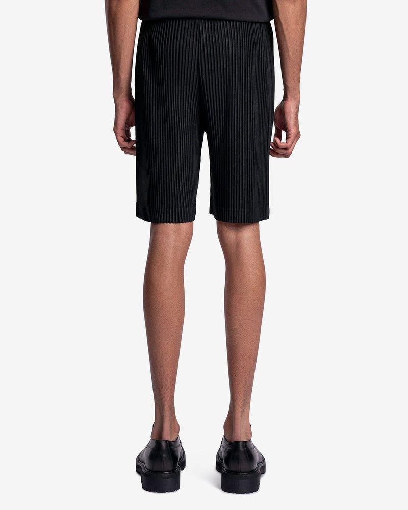 Homme Plissé Issey Miyake Men's Shorts MC May Shorts in Black