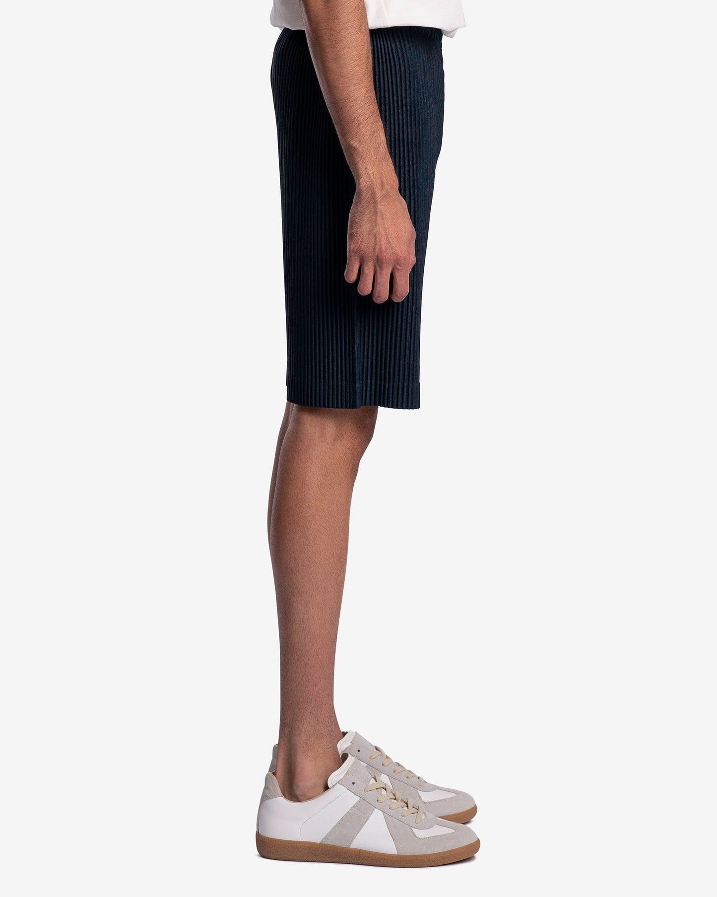 Homme Plissé Issey Miyake Men's Shorts MC May Shorts in Deep Indigo