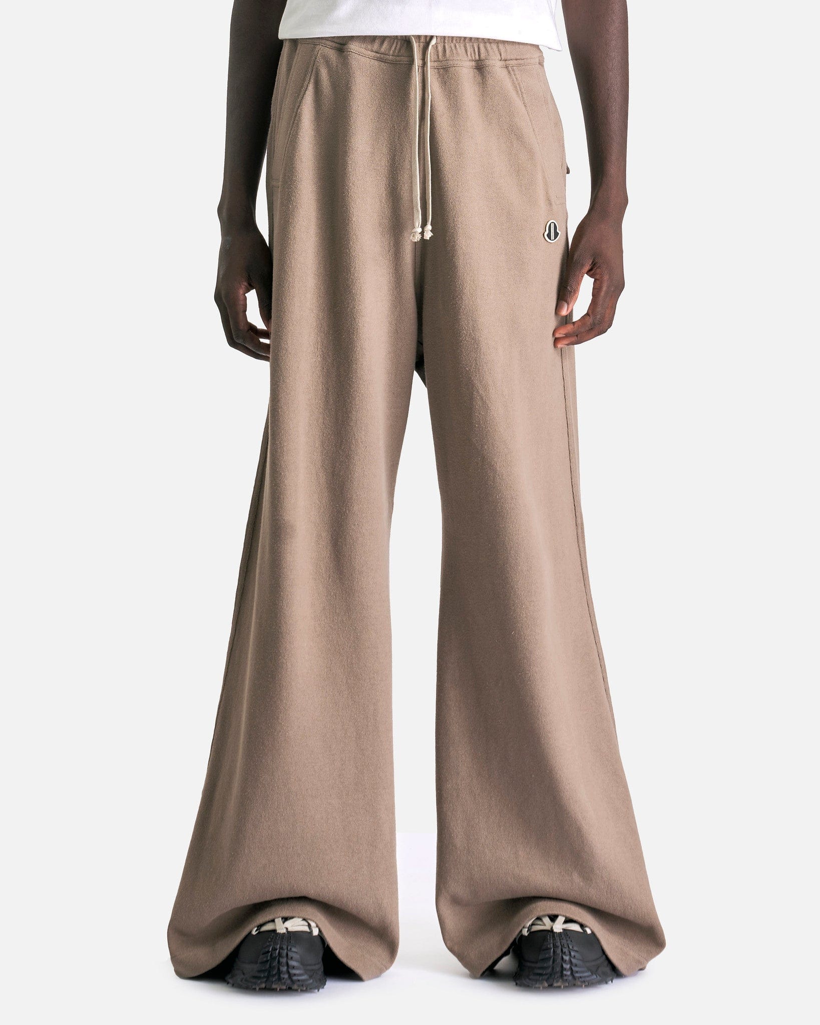 Moncler Belas in Dust – SVRN Moncler Belas in Dust – SVRN