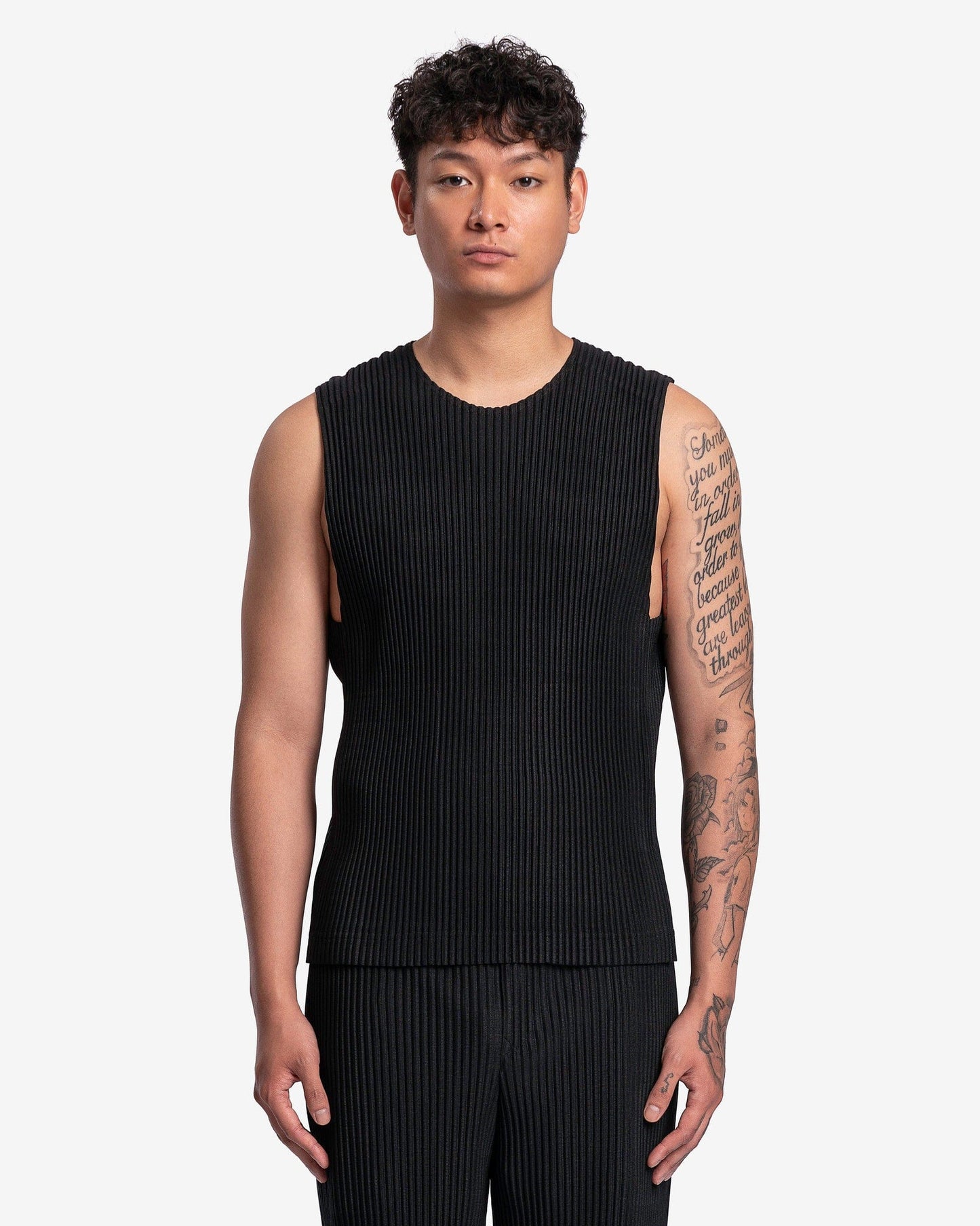 Homme Plissé Issey Miyake Men's Tops Monthly Colors April Vest in Black