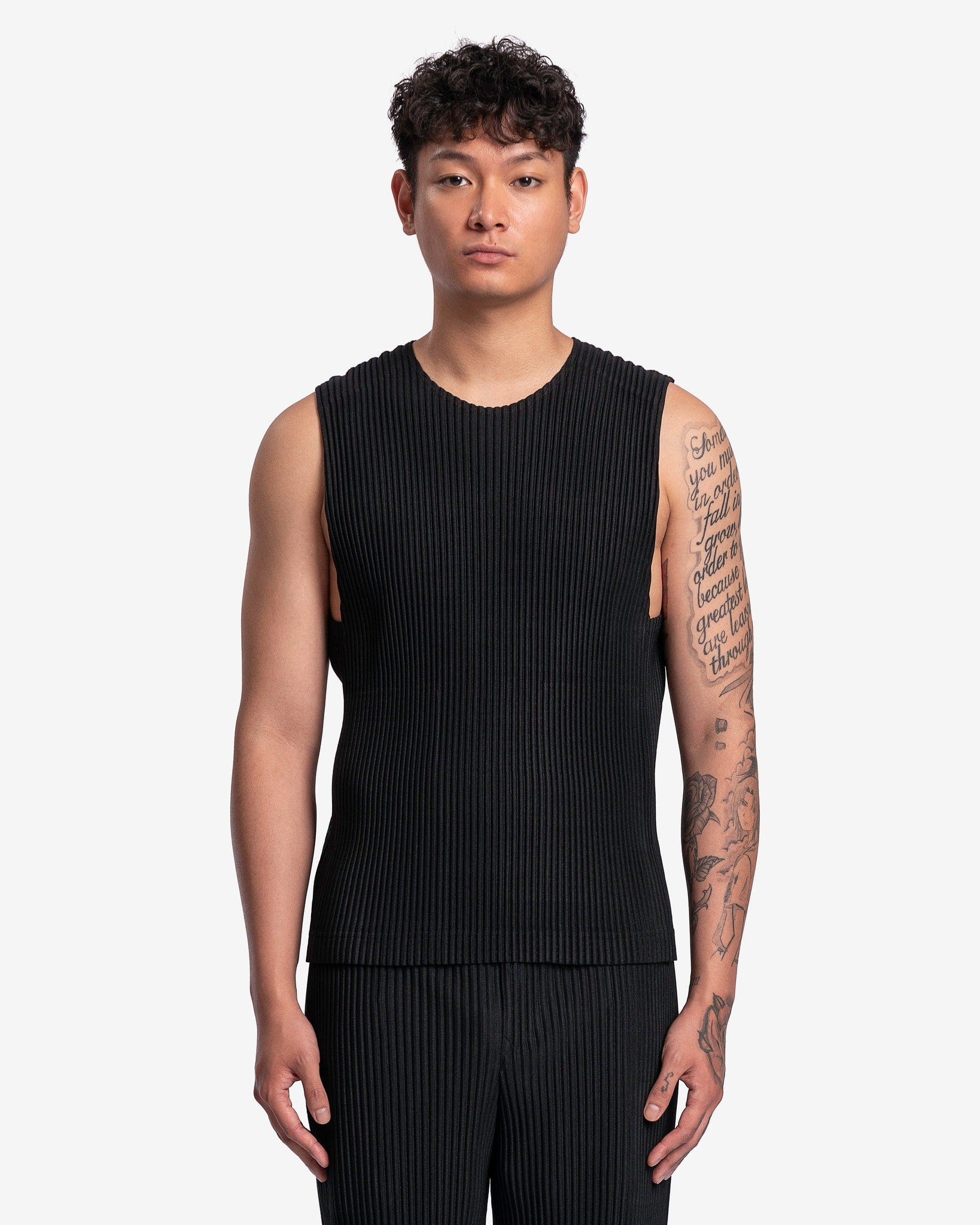 Homme Plissé Issey Miyake Men's Tops Monthly Colors April Vest in Black