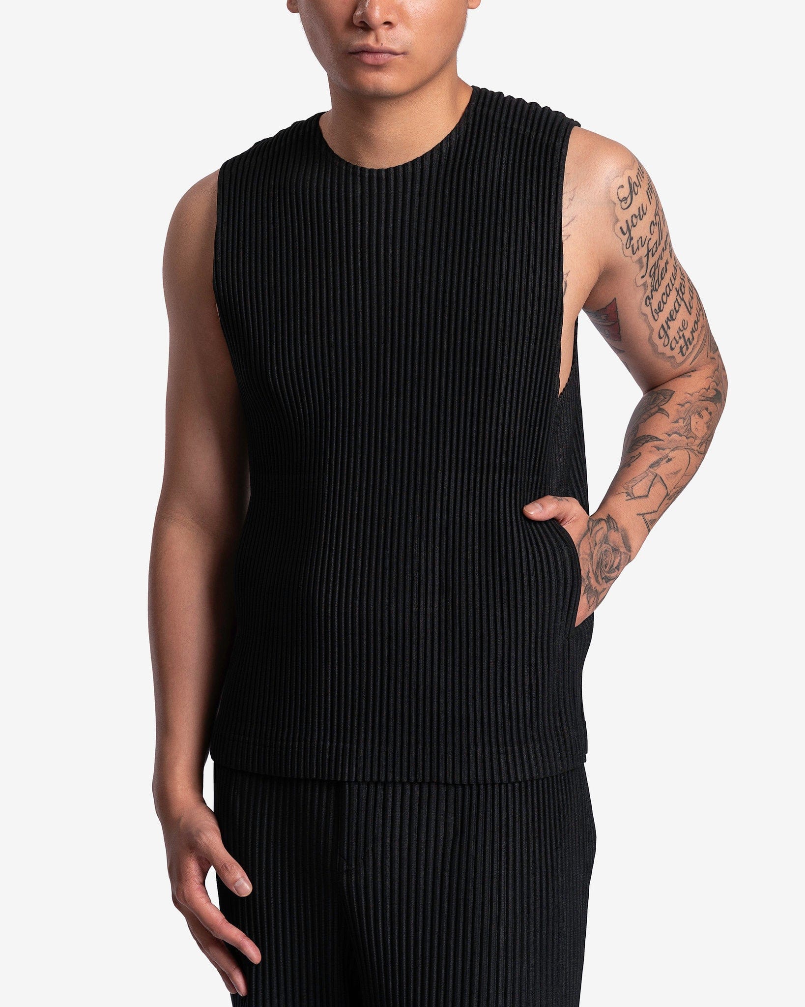 Homme Plissé Issey Miyake Men's Tops Monthly Colors April Vest in Black