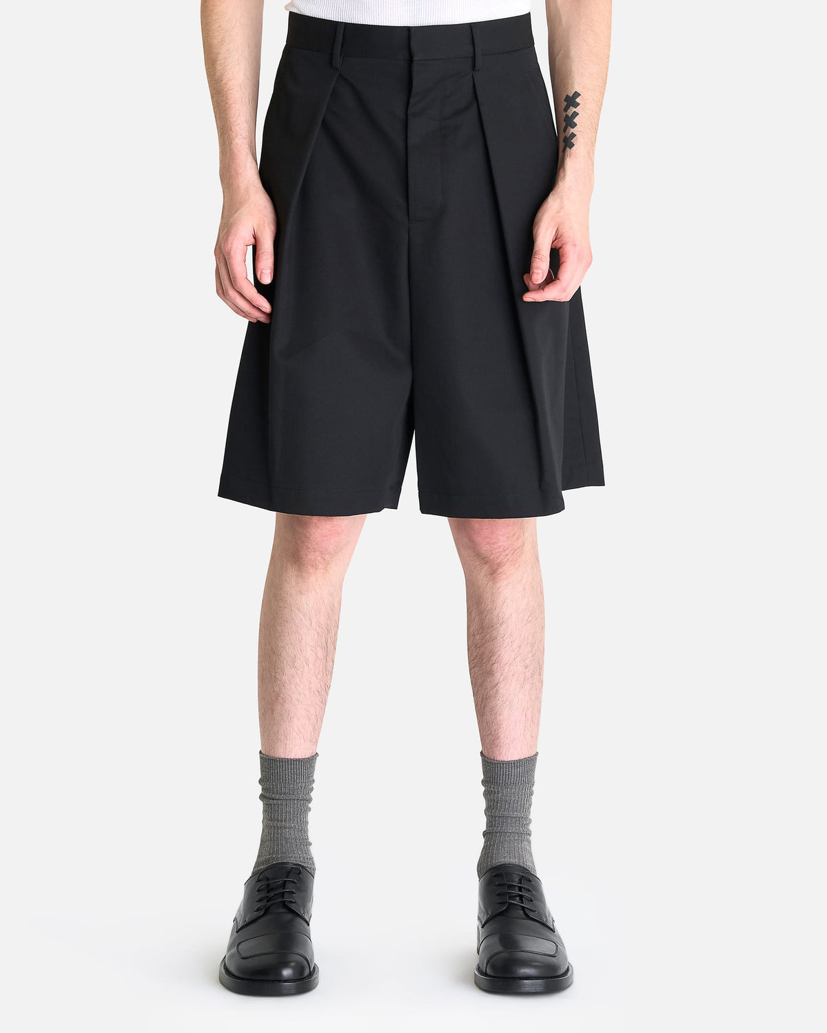 Ann Demeulemeester Men's Shorts Noralf Wide Leg Pleated Shorts in Black