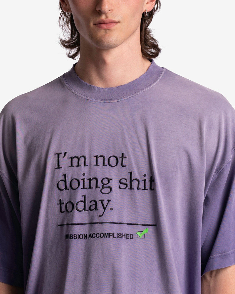 VETEMENTS Men's T-Shirts Not Doing Shit Today T-Shirt in Lilac