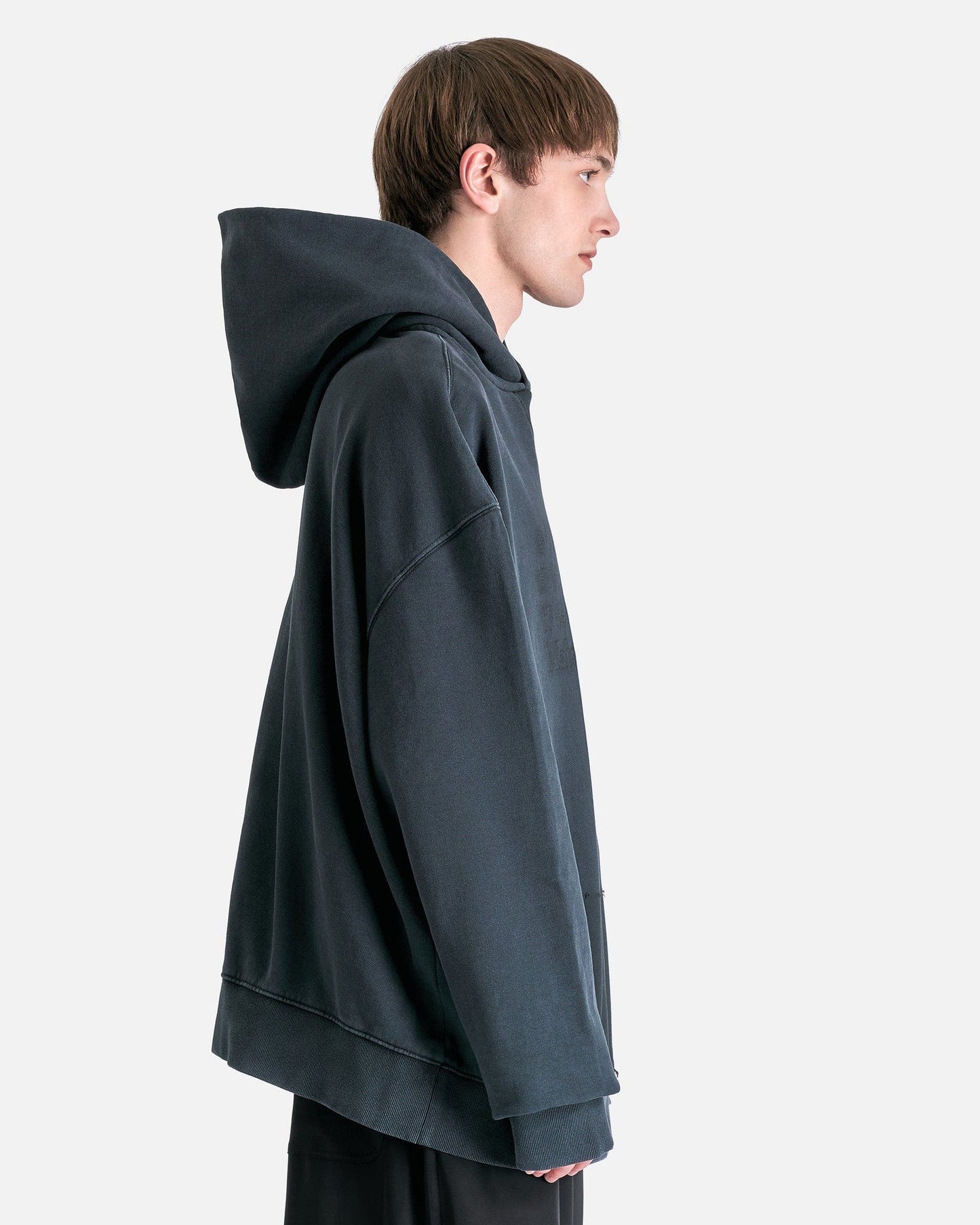 Maison Margiela Men's Sweatshirts Organic Cotton Fleece Logo Sweatshirt in Washed Black