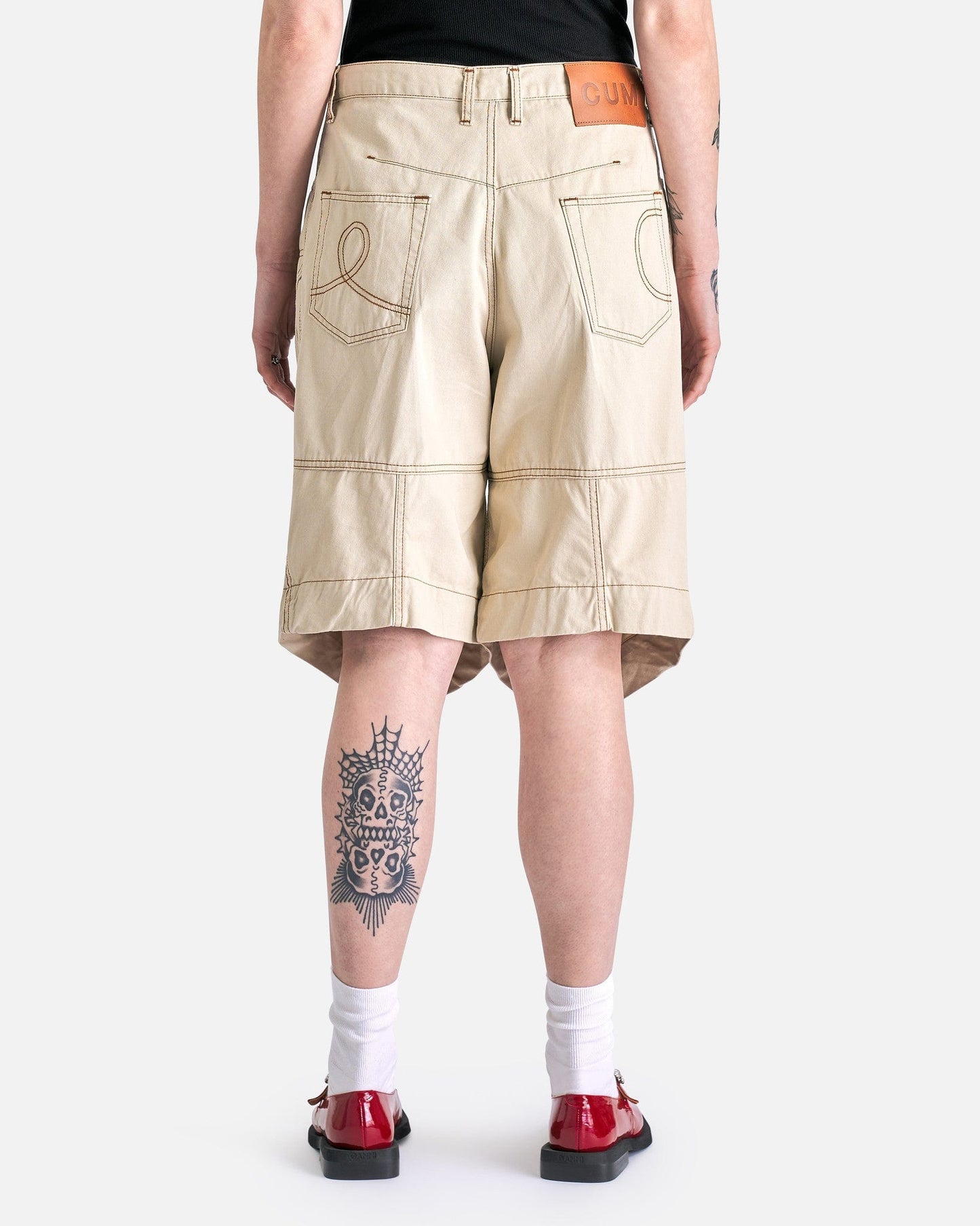 Edward Cuming Women Shorts Oversized Shorts in Cream