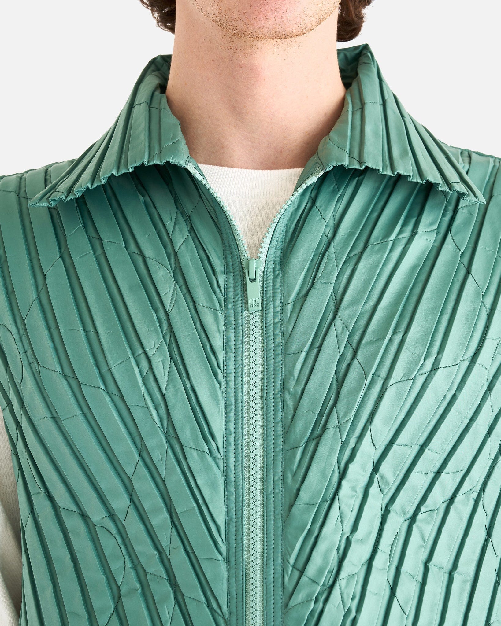 Homme Plissé Issey Miyake Men's Jackets Padded Pleats Vest in Green