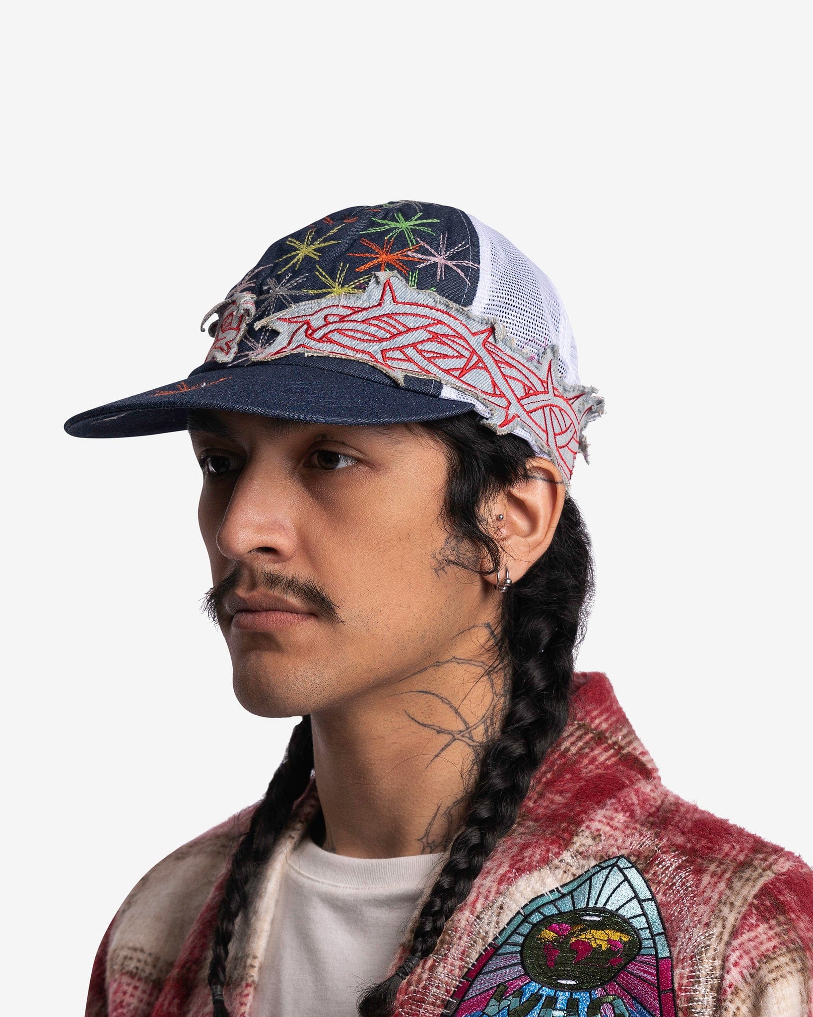 Who Decides War Men's Hats O/S Pale Use Crown of Thorns Trucker Cap in Multi