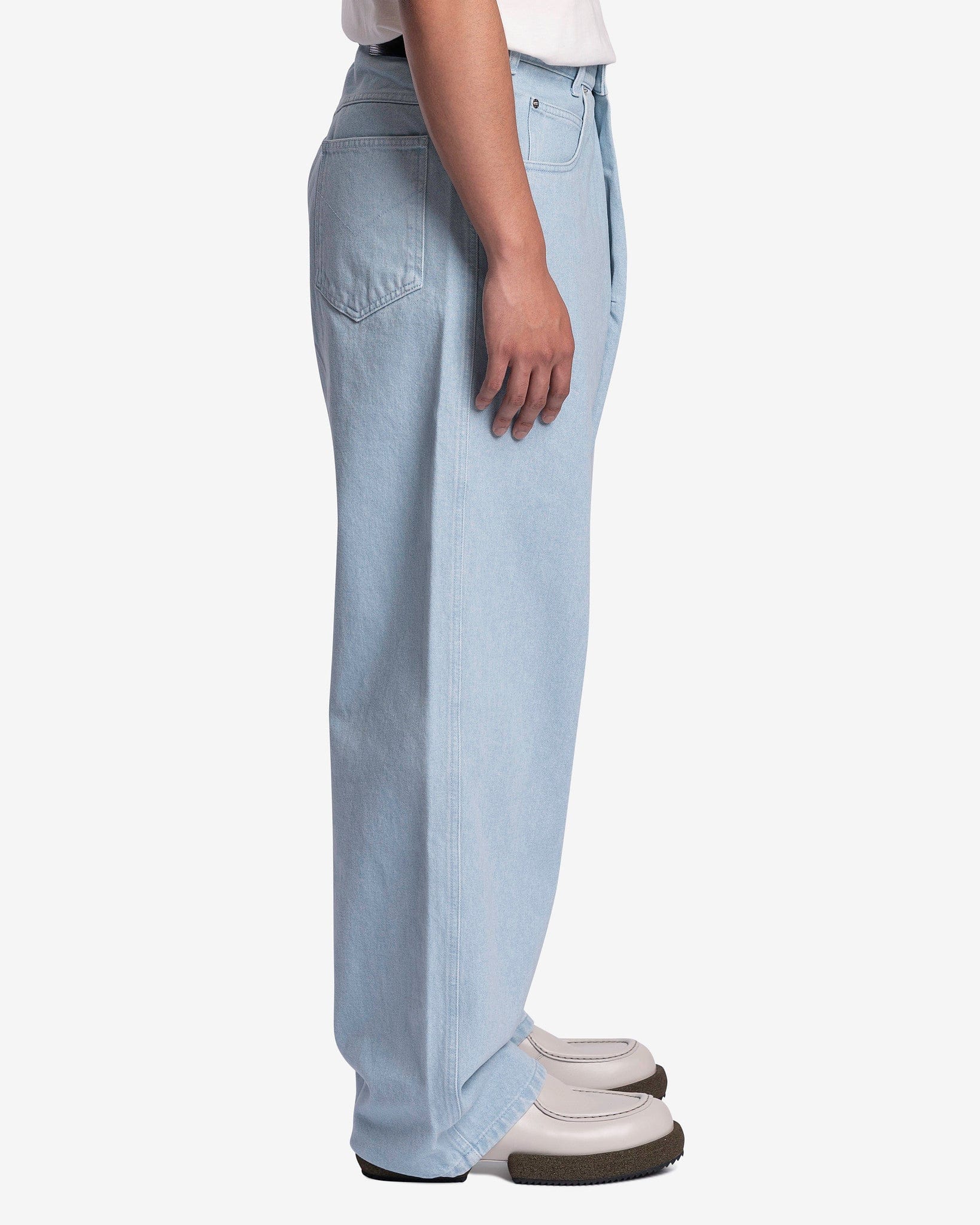 LU'U DAN Men's Jeans Pleated Front Oversized Denim Pant in Cloud Blue