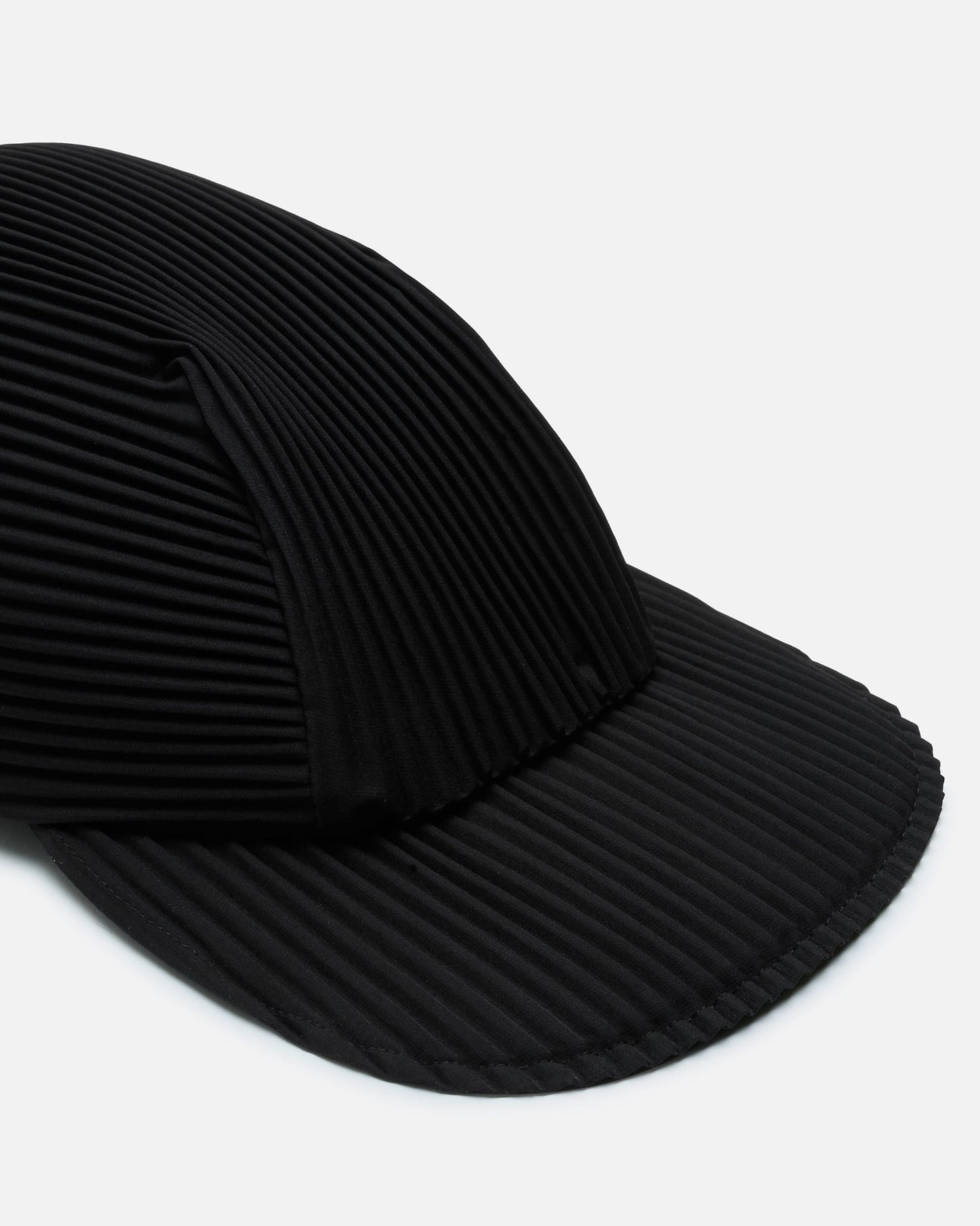 Homme Plissé Issey Miyake Men's Hats OS Pleats Cap in Black