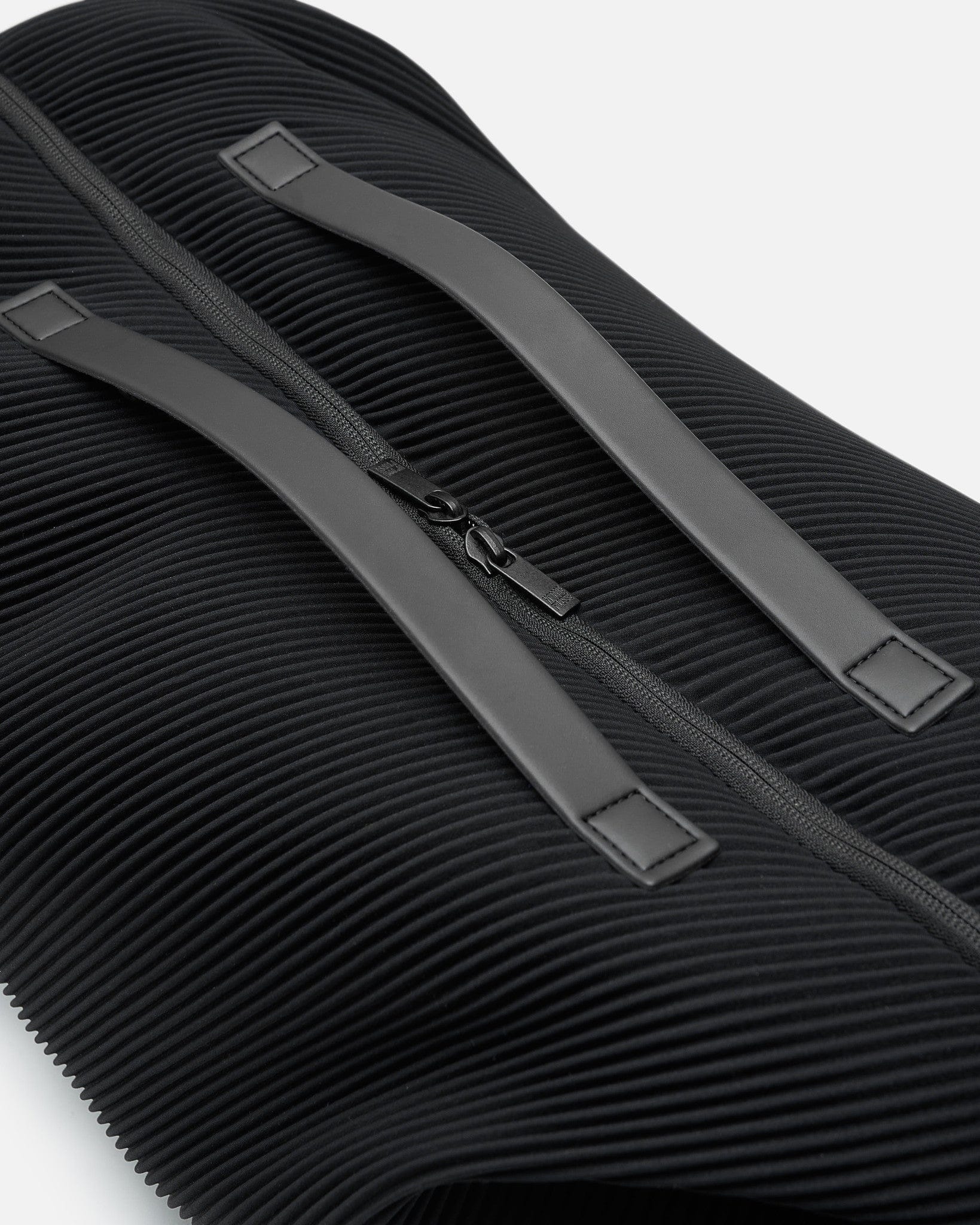 Homme Plissé Issey Miyake Men's Bags OS Pleats Travel Bag in Black