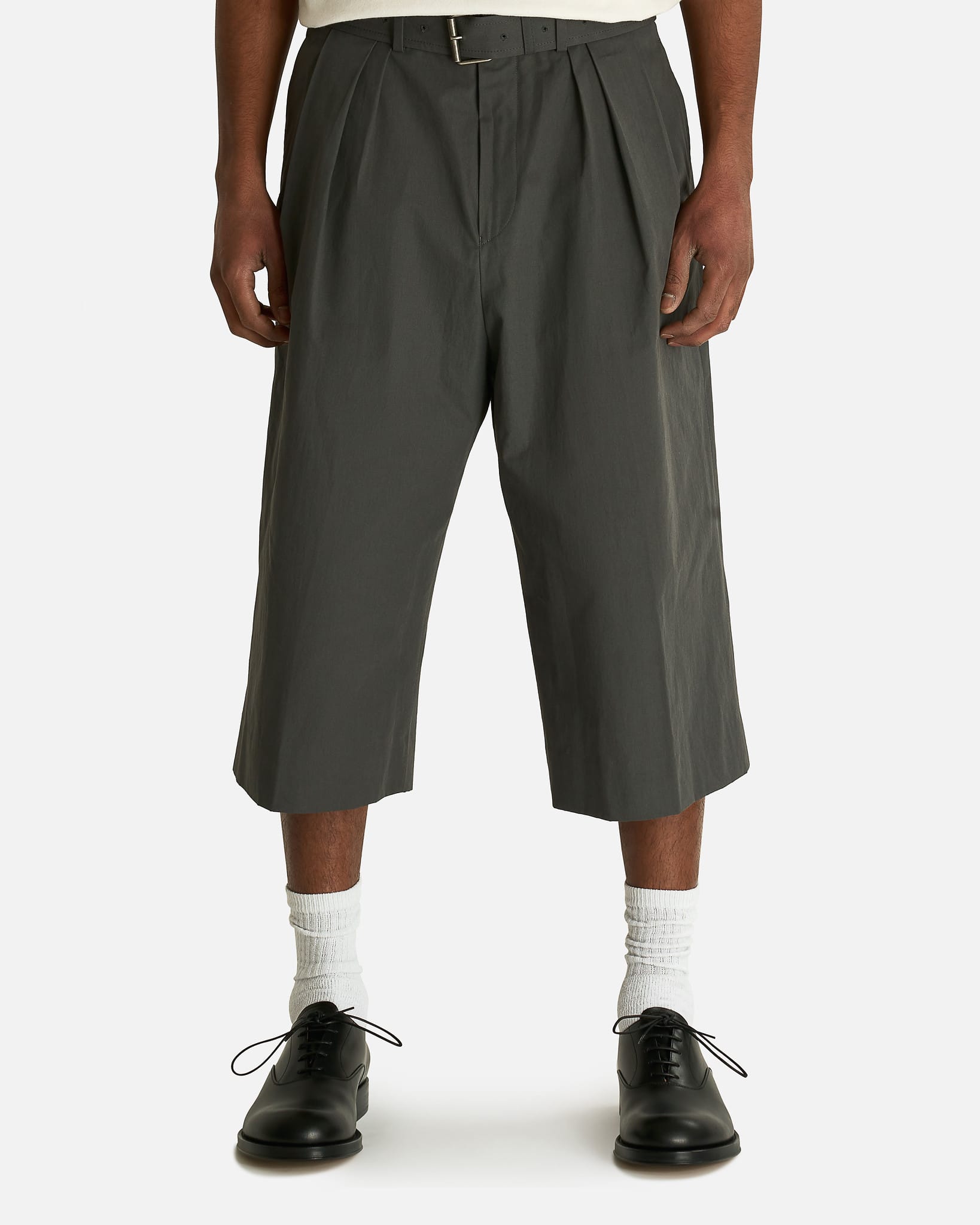 Preaches Short in Dark Grey – SVRN