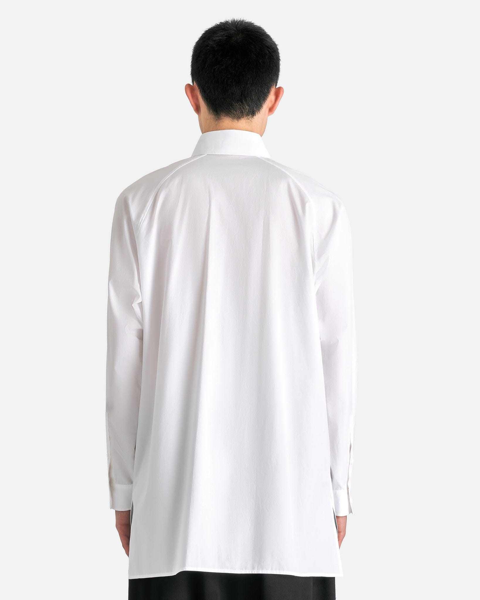 R-Stand Collar Loop Raglan B in White – SVRN R-Stand Collar Loop Raglan B in White – SVRN