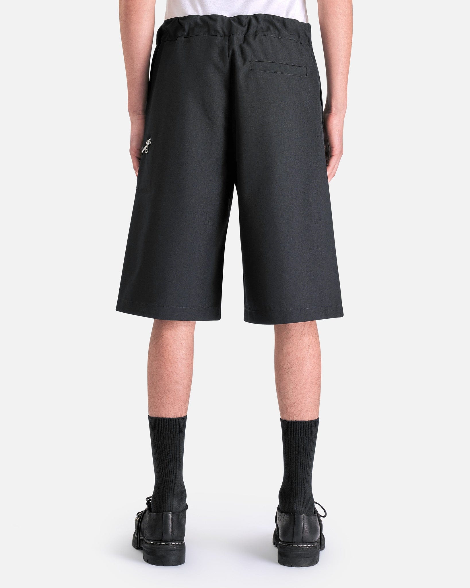 Regs Short in Black – SVRN Regs Short in Black – SVRN