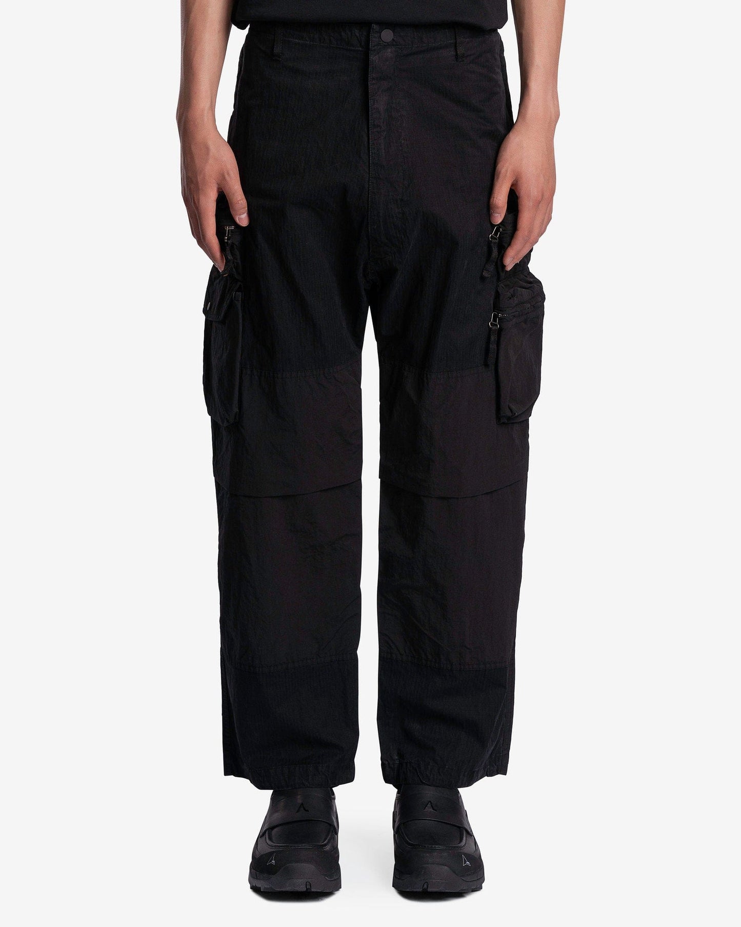 Rise Multipocket Parachute Pants in Ink Black