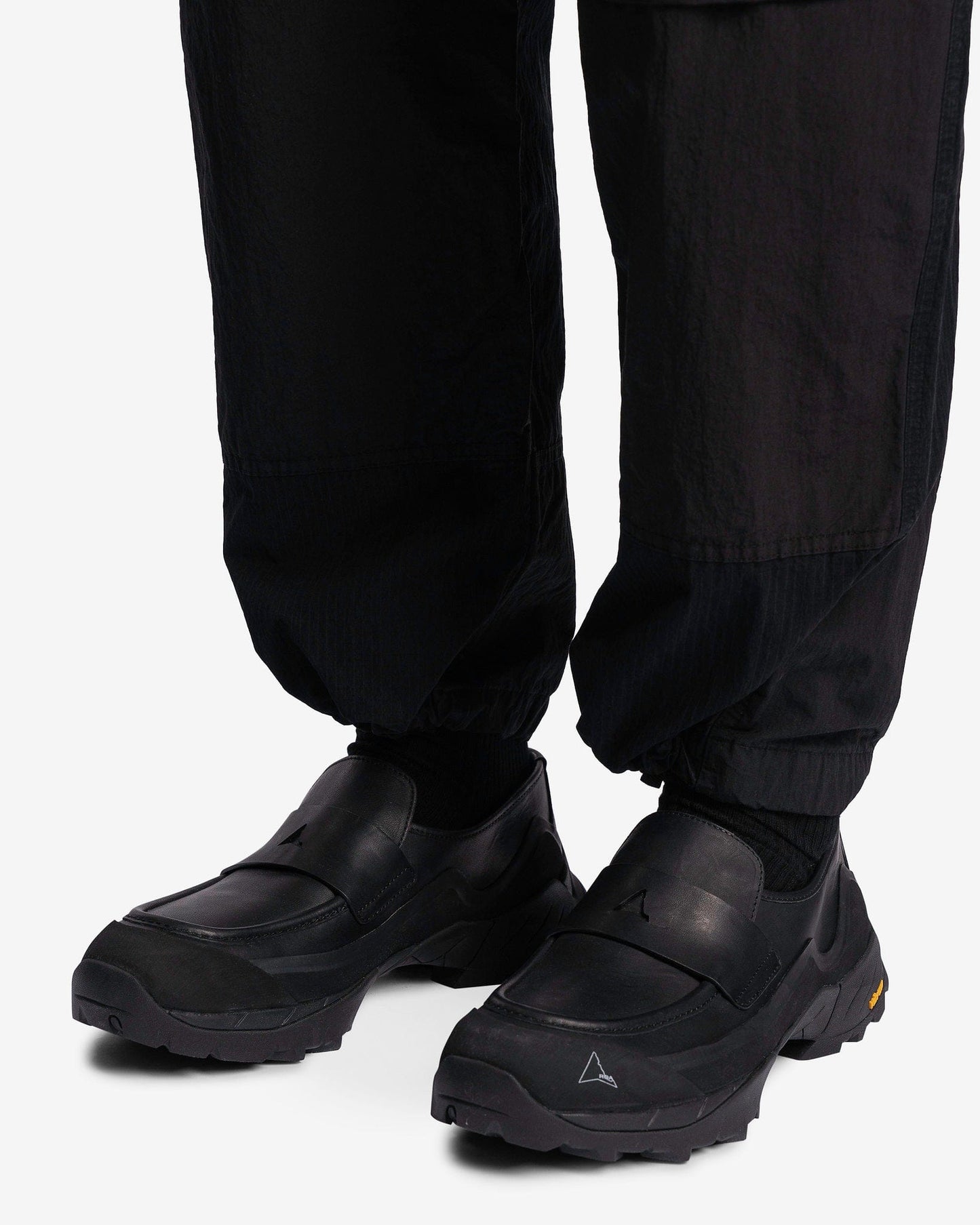 Nemen Men's Pants Rise Multipocket Parachute Pants in Ink Black