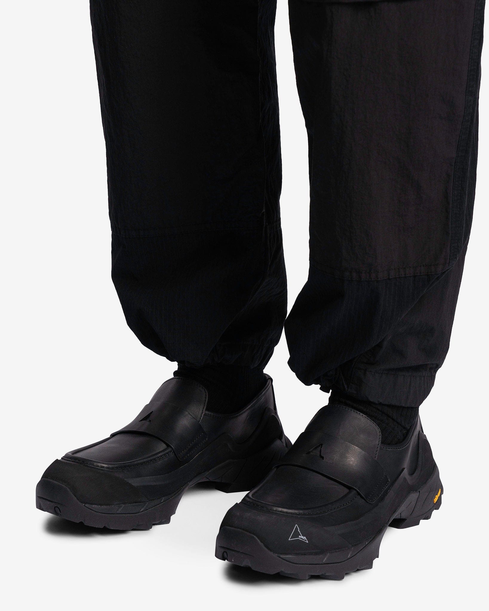 Nemen Men's Pants Rise Multipocket Parachute Pants in Ink Black