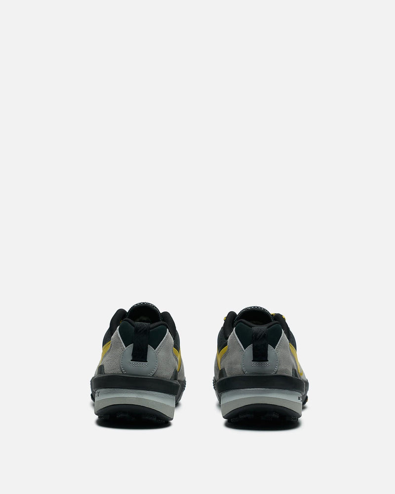 Nike Men's Sneakers Sacai x Nike Zegamadome in Matte Silver/Tour Yellow