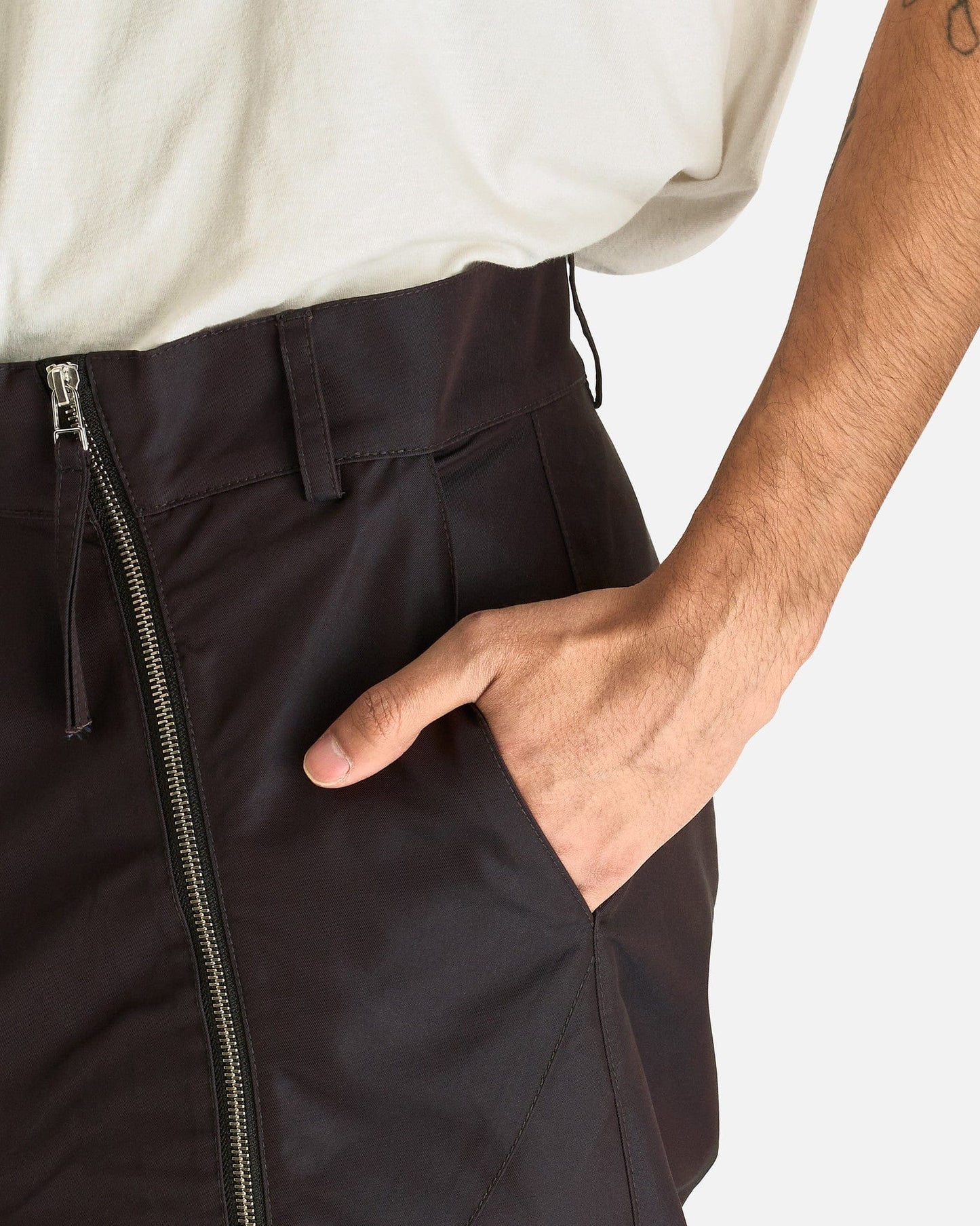 FFFPOSTALSERVICE Men's Pants Sakhara Trouser in Techno Velvet