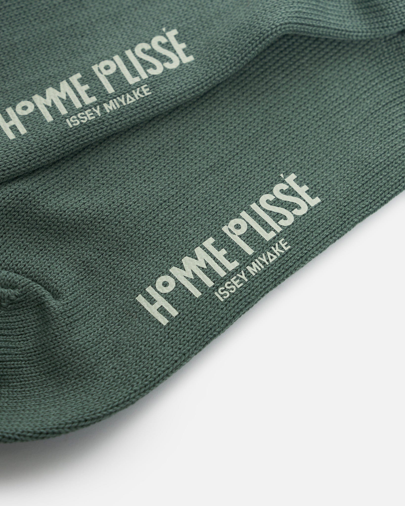 Homme Plissé Issey Miyake Men's Socks O/S Seed Stitch Socks in Green