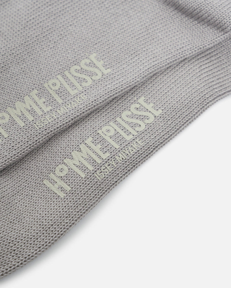 Homme Plissé Issey Miyake Men's Socks O/S Seed Stitch Socks in Light Gray